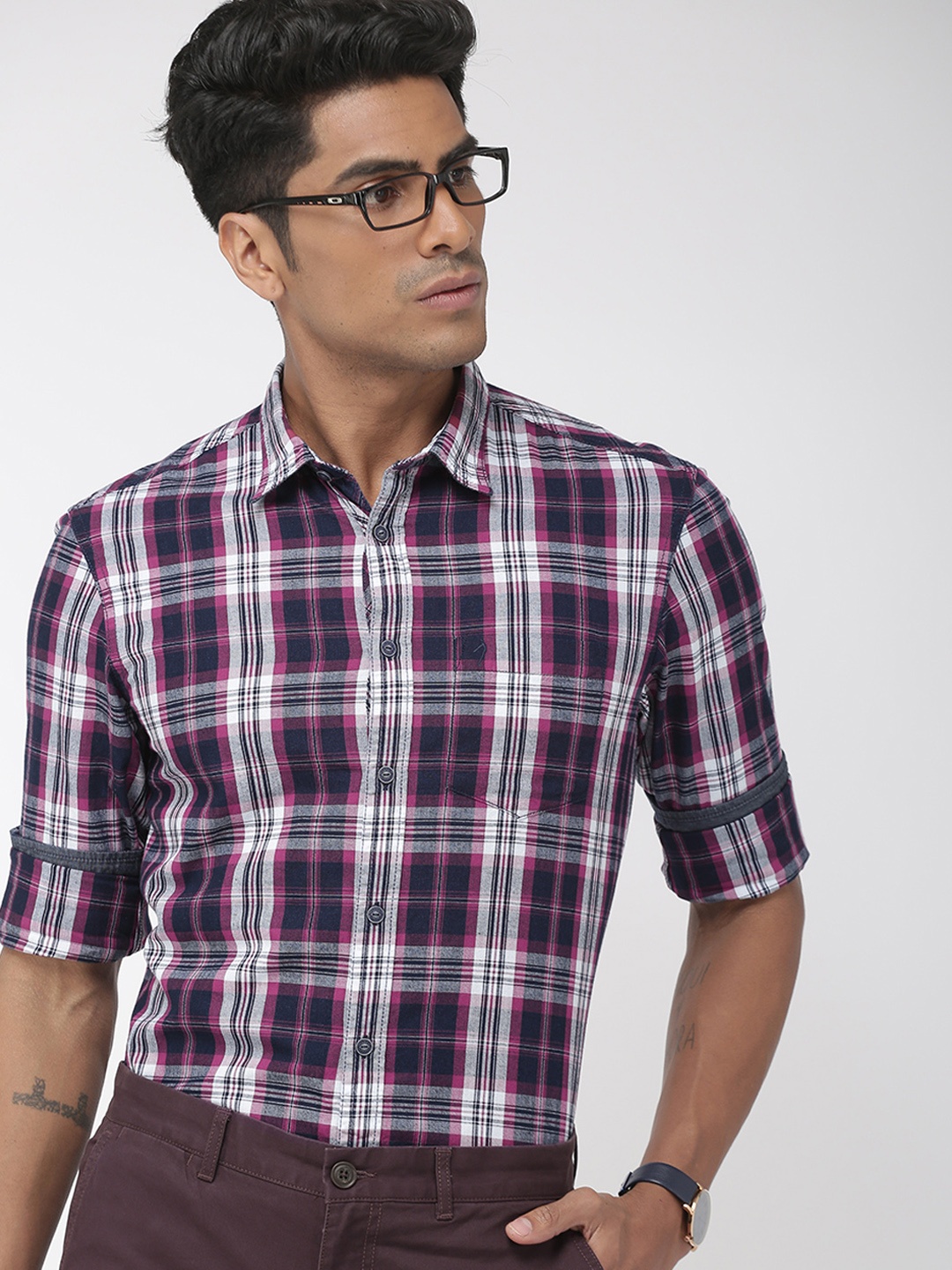 

Indian Terrain Men Navy Blue & White Chiseled Slim Fit Checked Casual Shirt