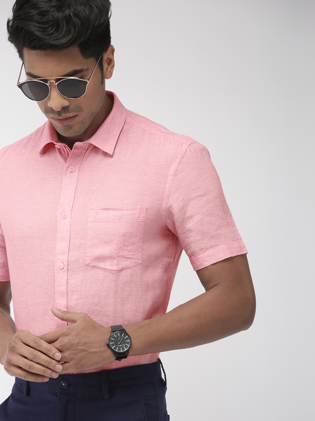 

Indian Terrain Men Pink Slim Fit Solid Linen Smart Casual Shirt