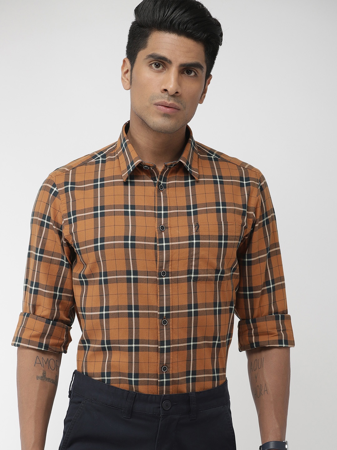 

Indian Terrain Men Khaki & Navy Blue Slim Fit Checked Casual Shirt