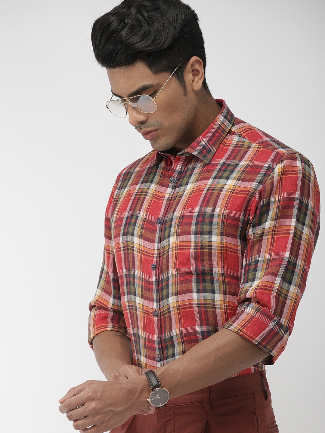 

Indian Terrain Men Red & White Slim Fit Checked Linen Casual Shirt