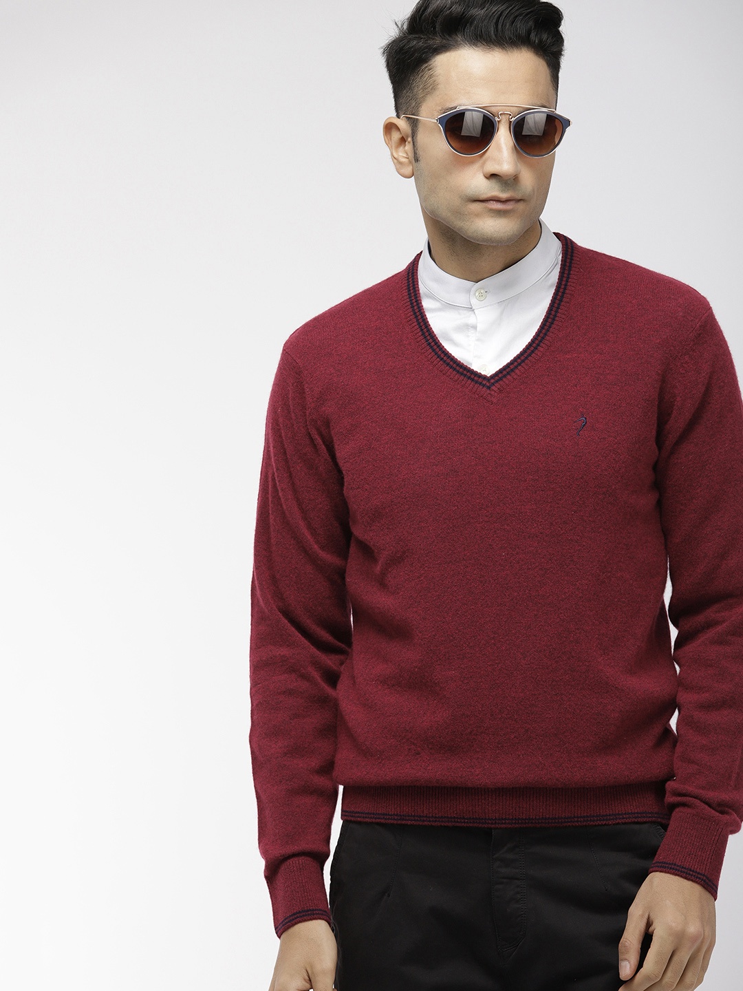 

Indian Terrain Men Maroon Solid Sweater