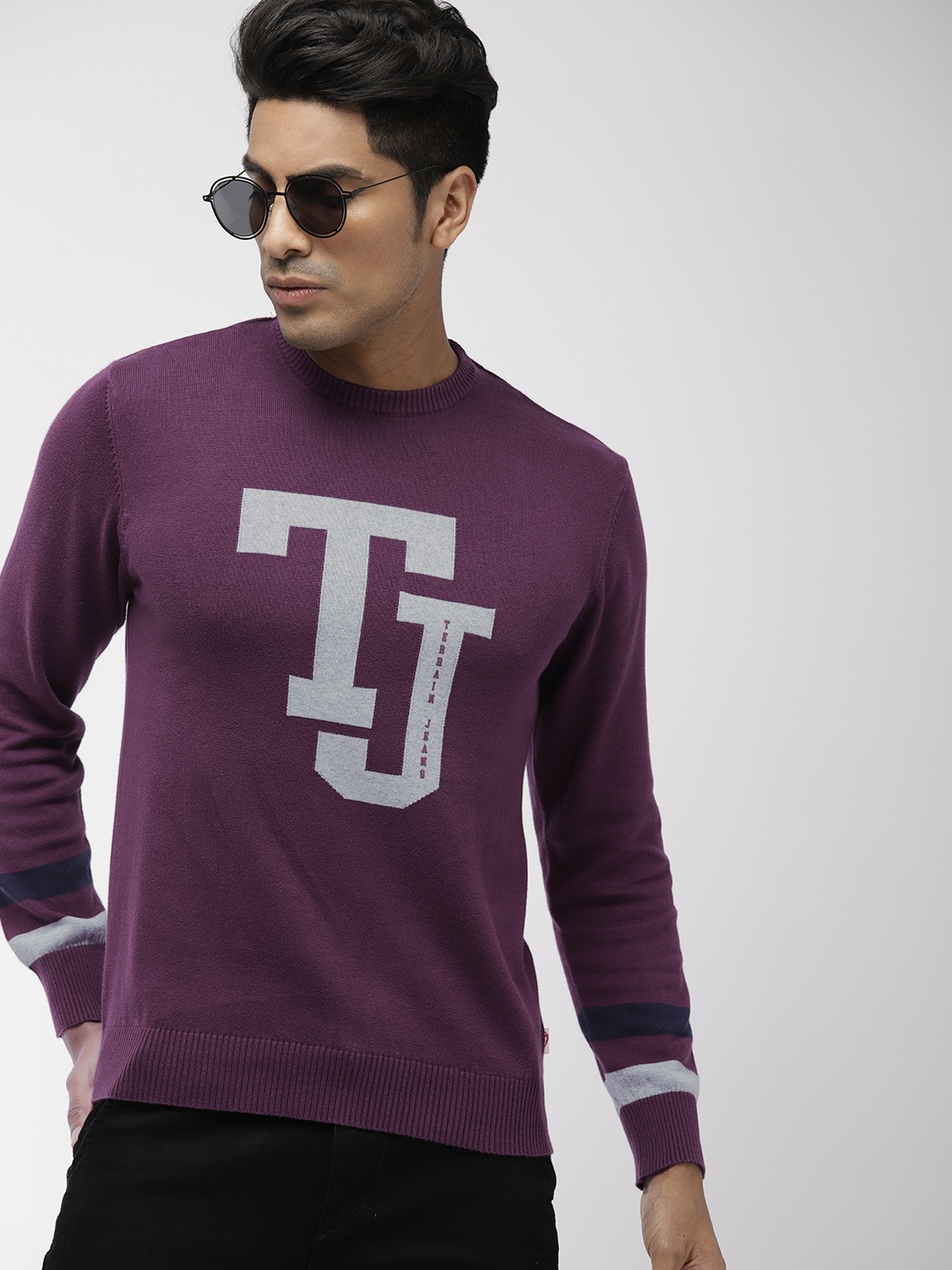 

Indian Terrain Men Magenta Self Design Sweater