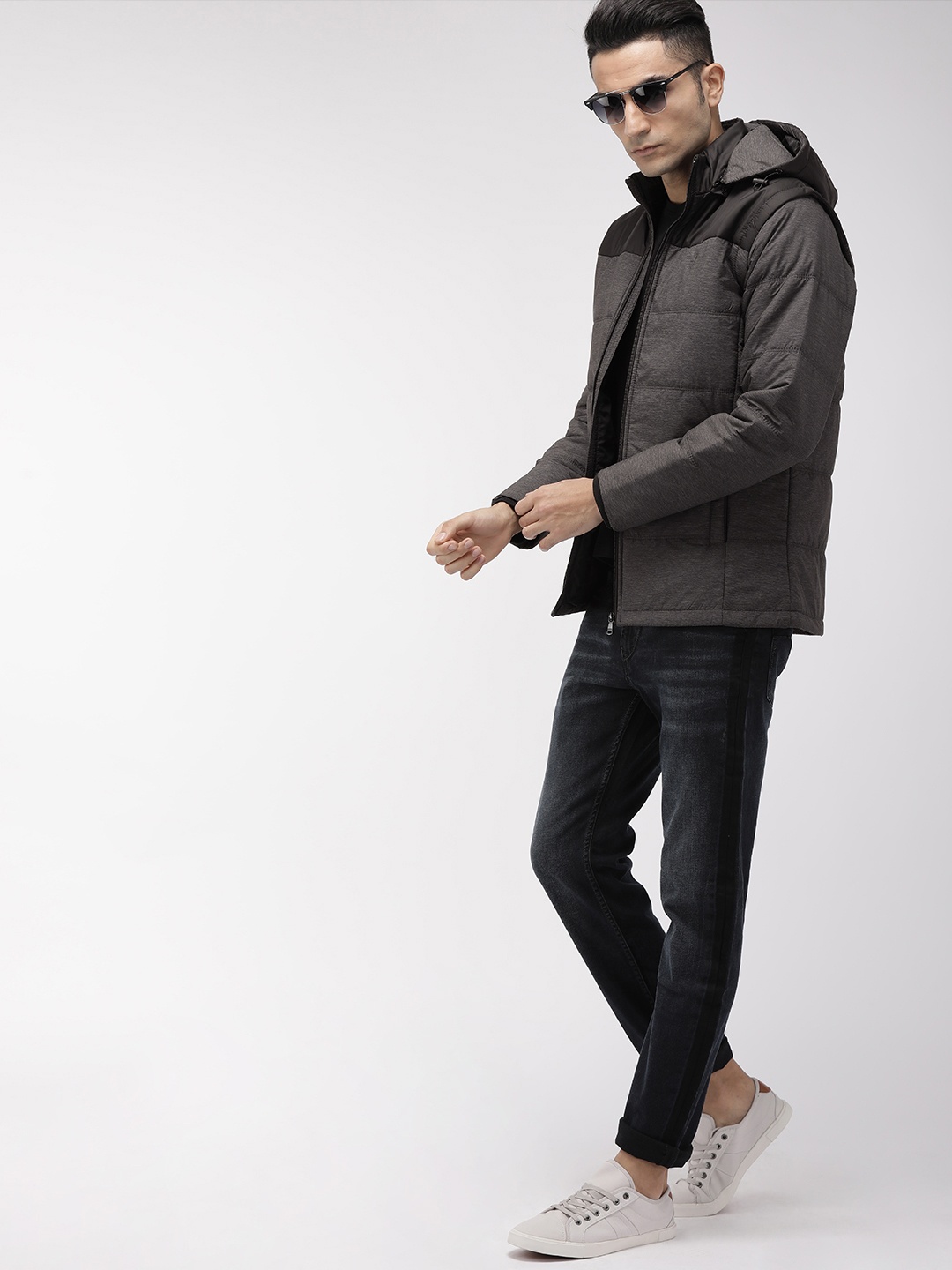 

Indian Terrain Men Charcoal Grey Solid Lightweight Padded Jacket
