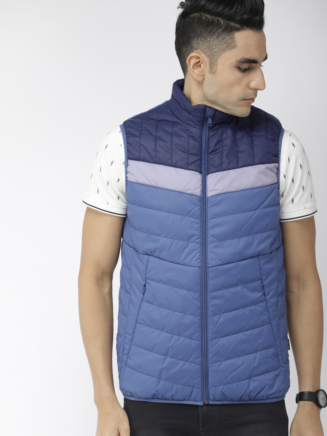 

Indian Terrain Men Blue Colourblocked Lightweight Jacket