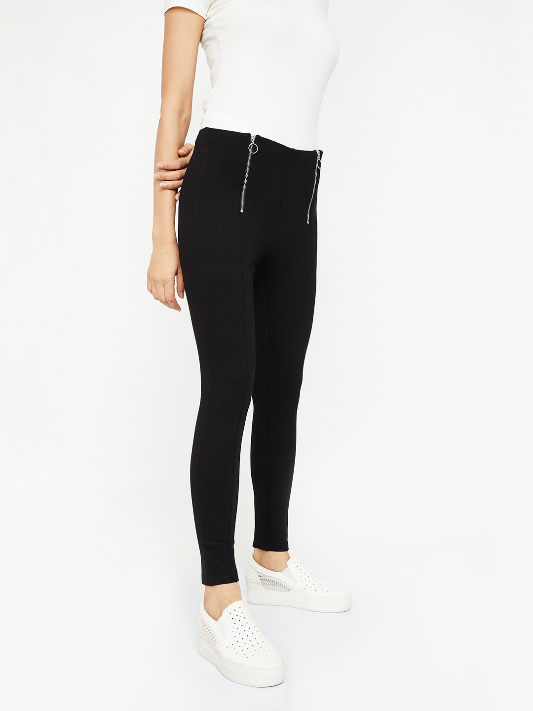 

Ginger by Lifestyle Women Black Solid Skinny Fit Jeggings