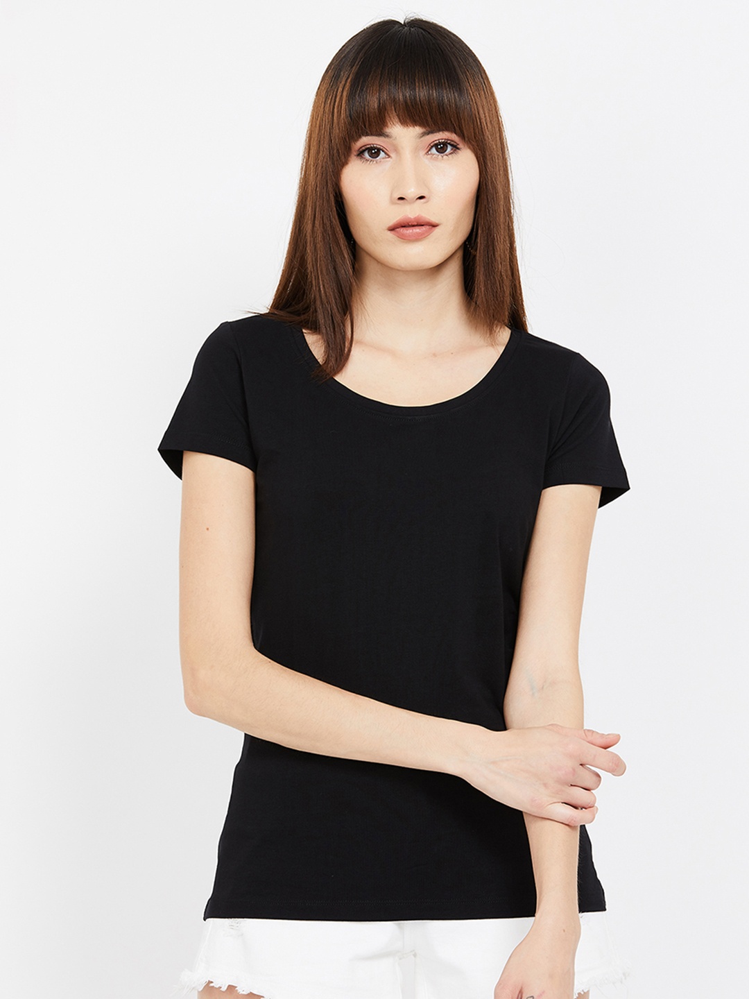 

Ginger by Lifestyle Women Black Solid Round Neck T-shirt