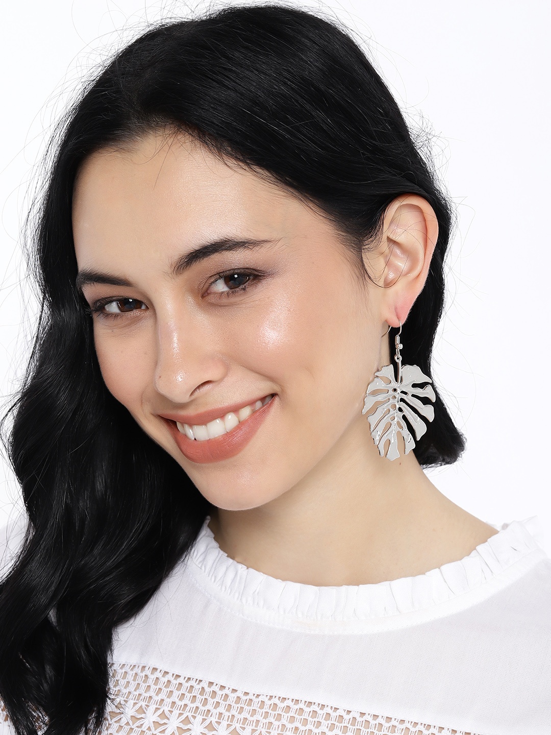 

justpeachy Silver-Toned Leaf Shaped Drop Earrings
