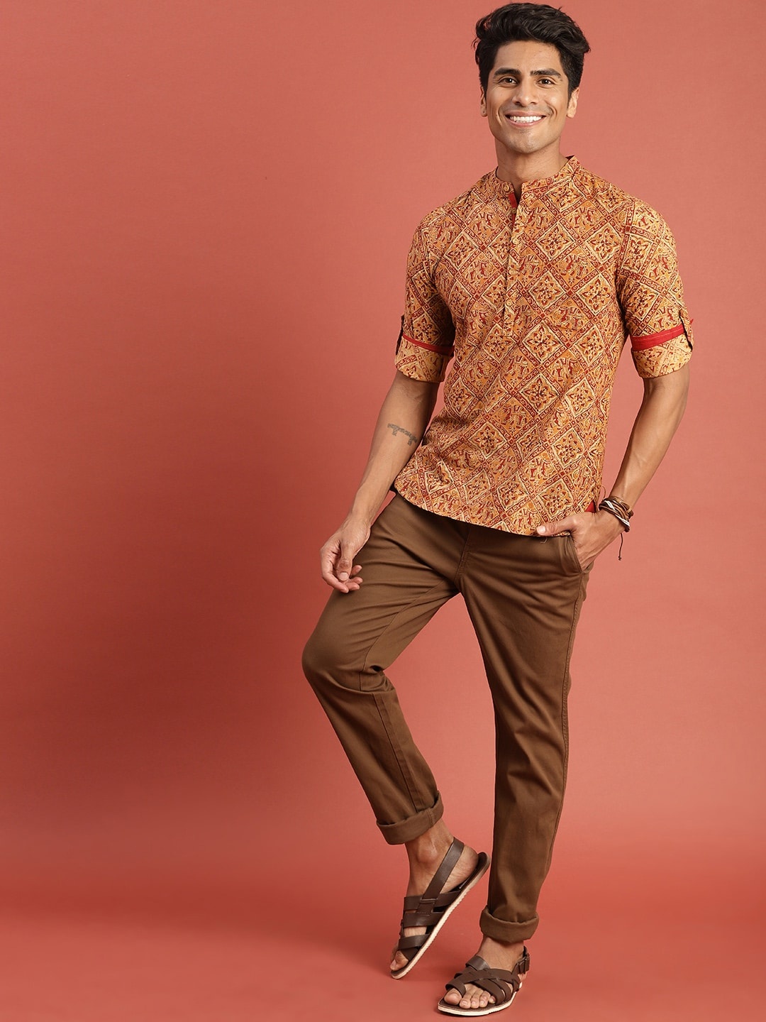 

Taavi Men Mustard Yellow Kalamkari Block Printed Straight Sustainable Kurta with Roll-Up Sleeves