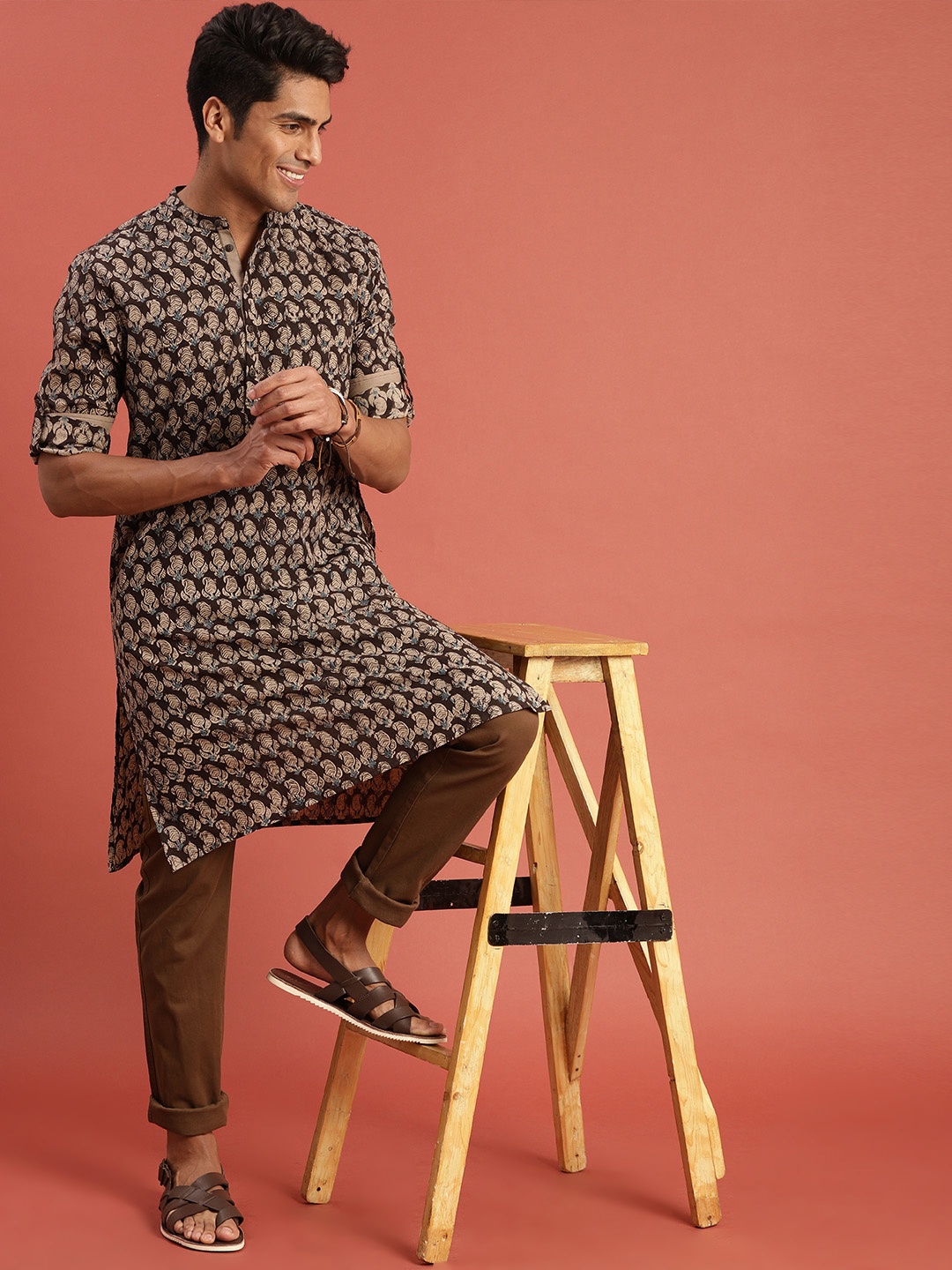 

Taavi Men Black Kalamkari Block Printed Straight Sustainable Kurta with Roll-Up Sleeves