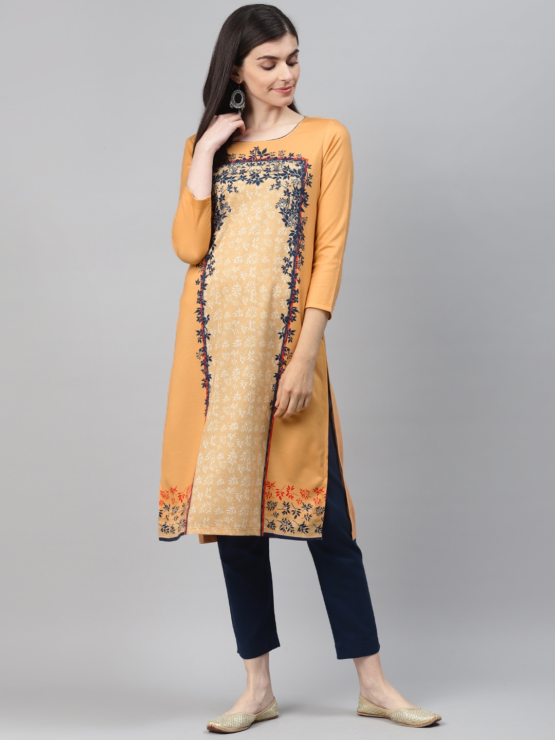 

AURELIA Women Peach-Coloured & Navy Blue Printed Straight Winter Kurta