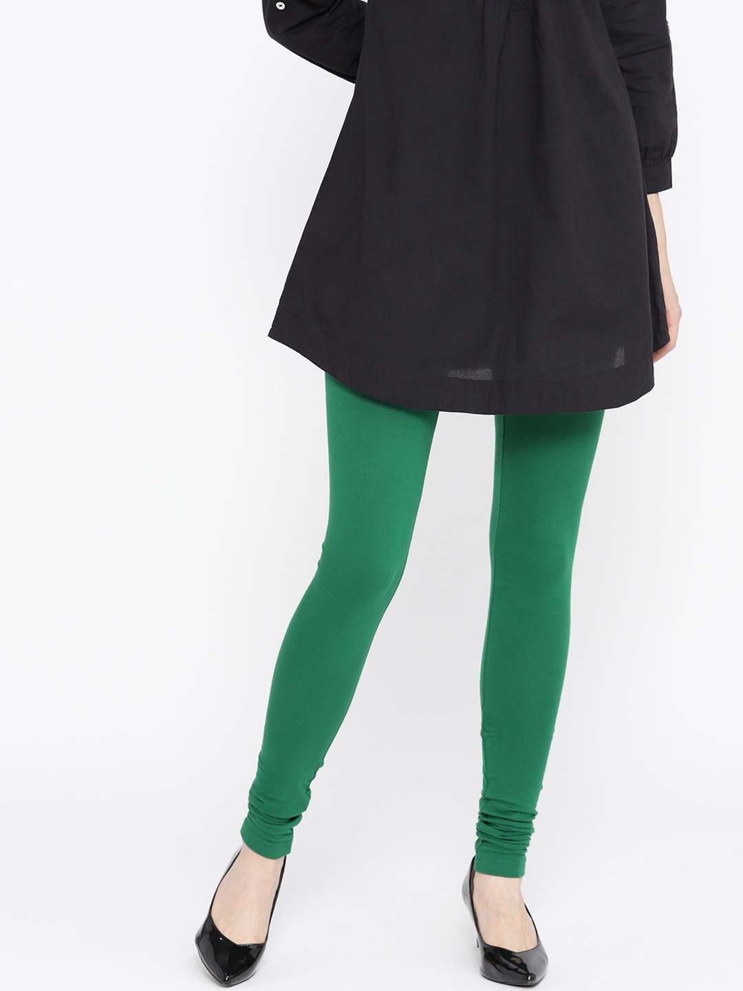 

AURELIA Women Green Solid Churidar Length Leggings