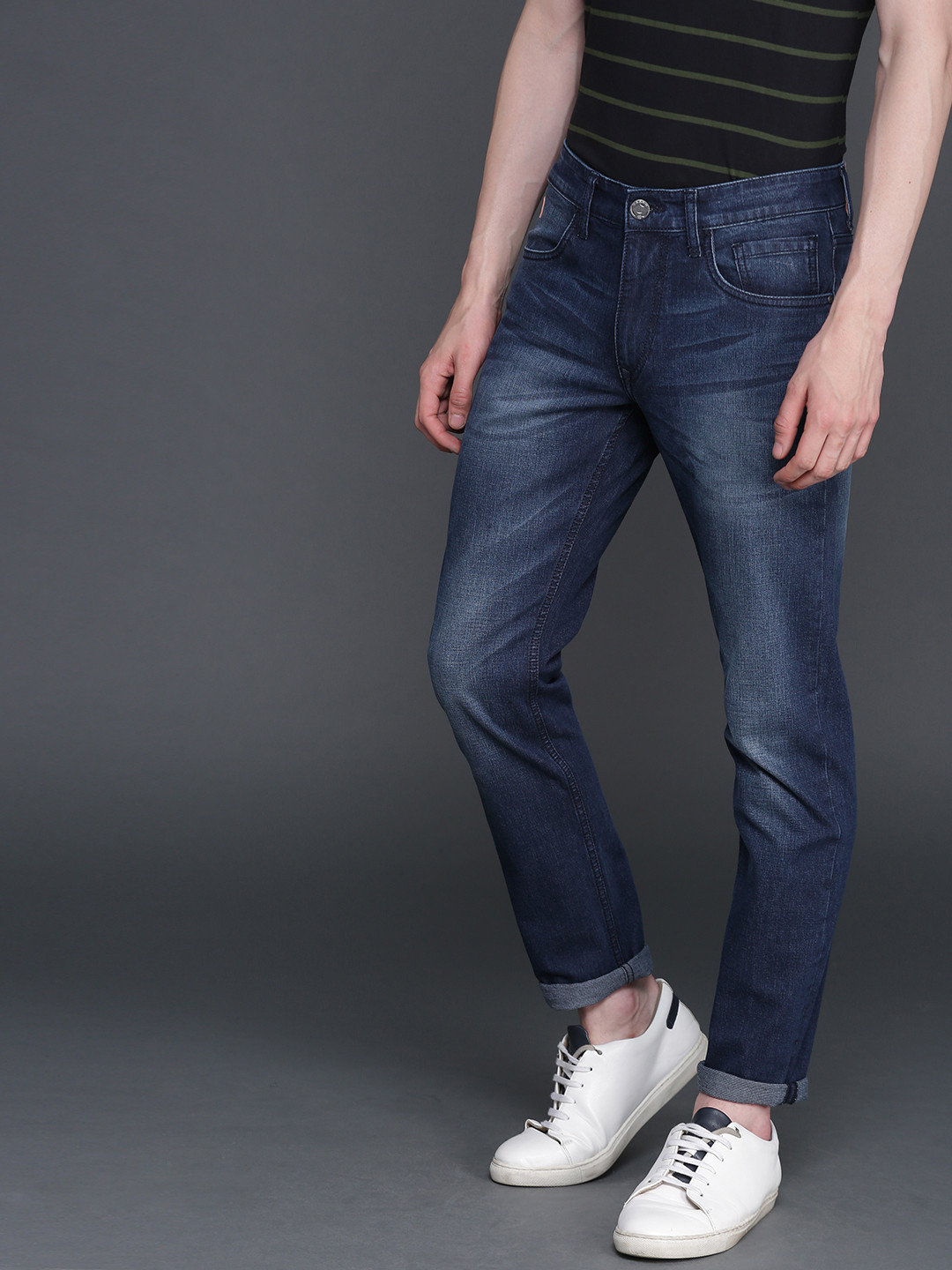 

WROGN Men Blue Slim Fit Mid-Rise Clean Look Stretchable Jeans