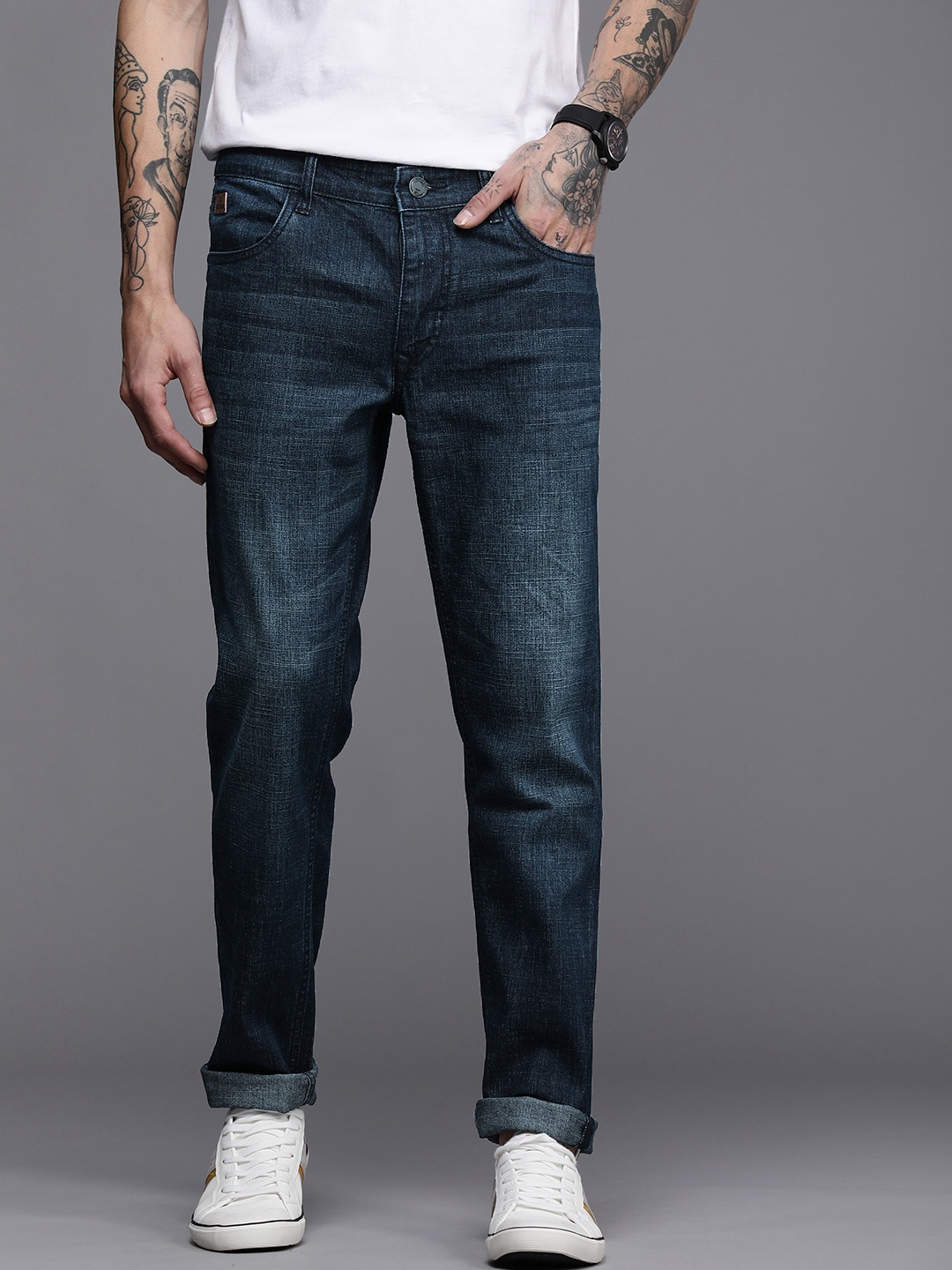 

WROGN Men Blue Slim Fit Heavy Fade Stretchable Jeans