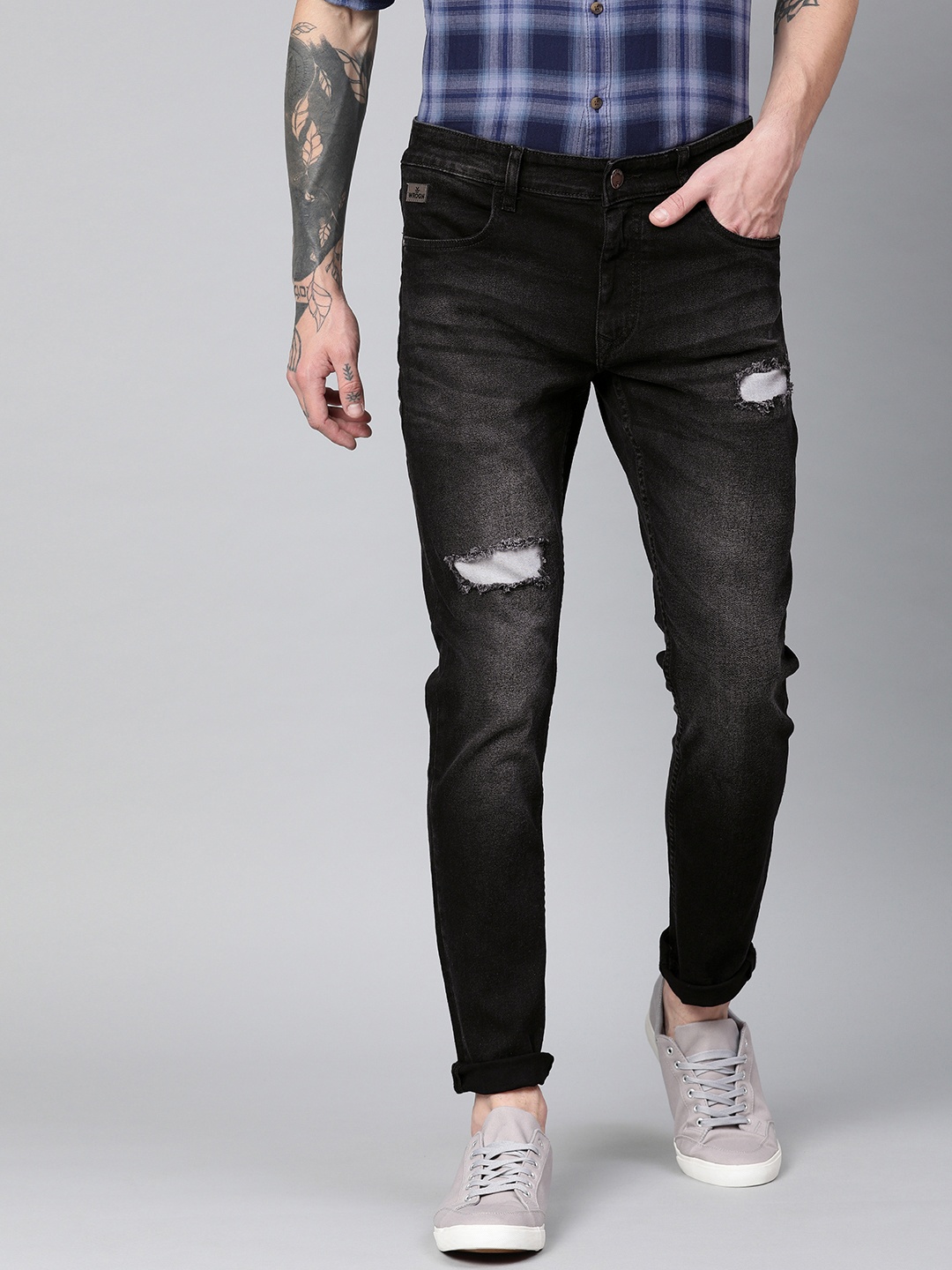 

WROGN Men Black Slim Fit Mid-Rise Mildly Distressed Stretchable Jeans