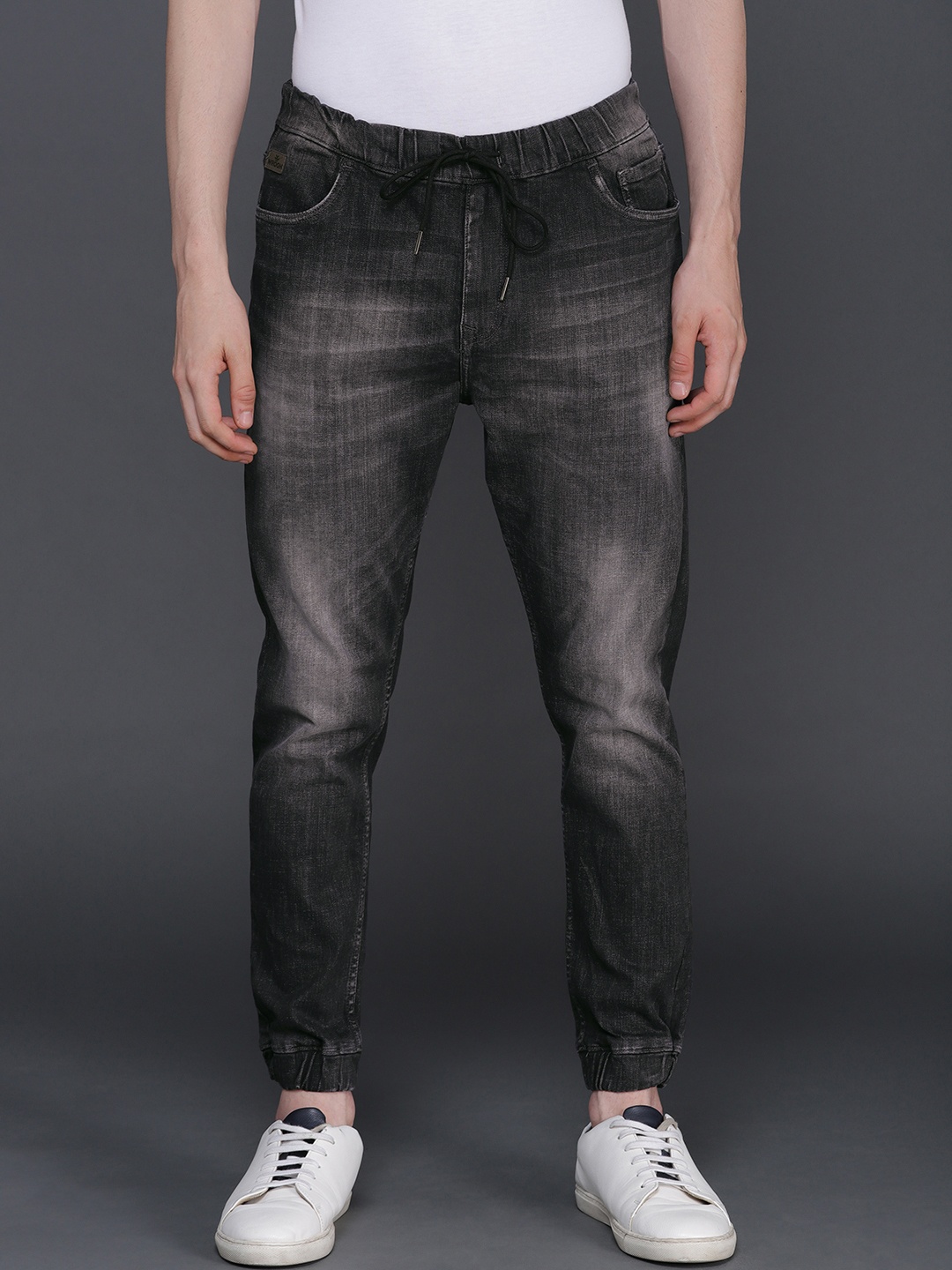 

WROGN Men Black Jogger Mid-Rise Clean Look Stretchable Jeans