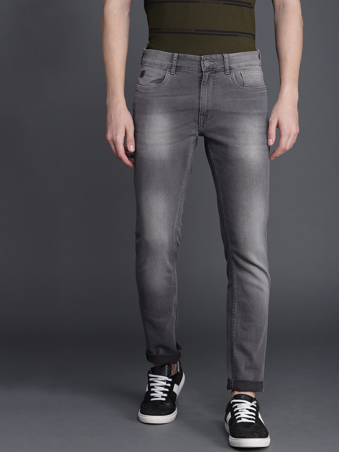 

WROGN Men Charcoal Slim Fit Mid-Rise Clean Look Stretchable Jeans