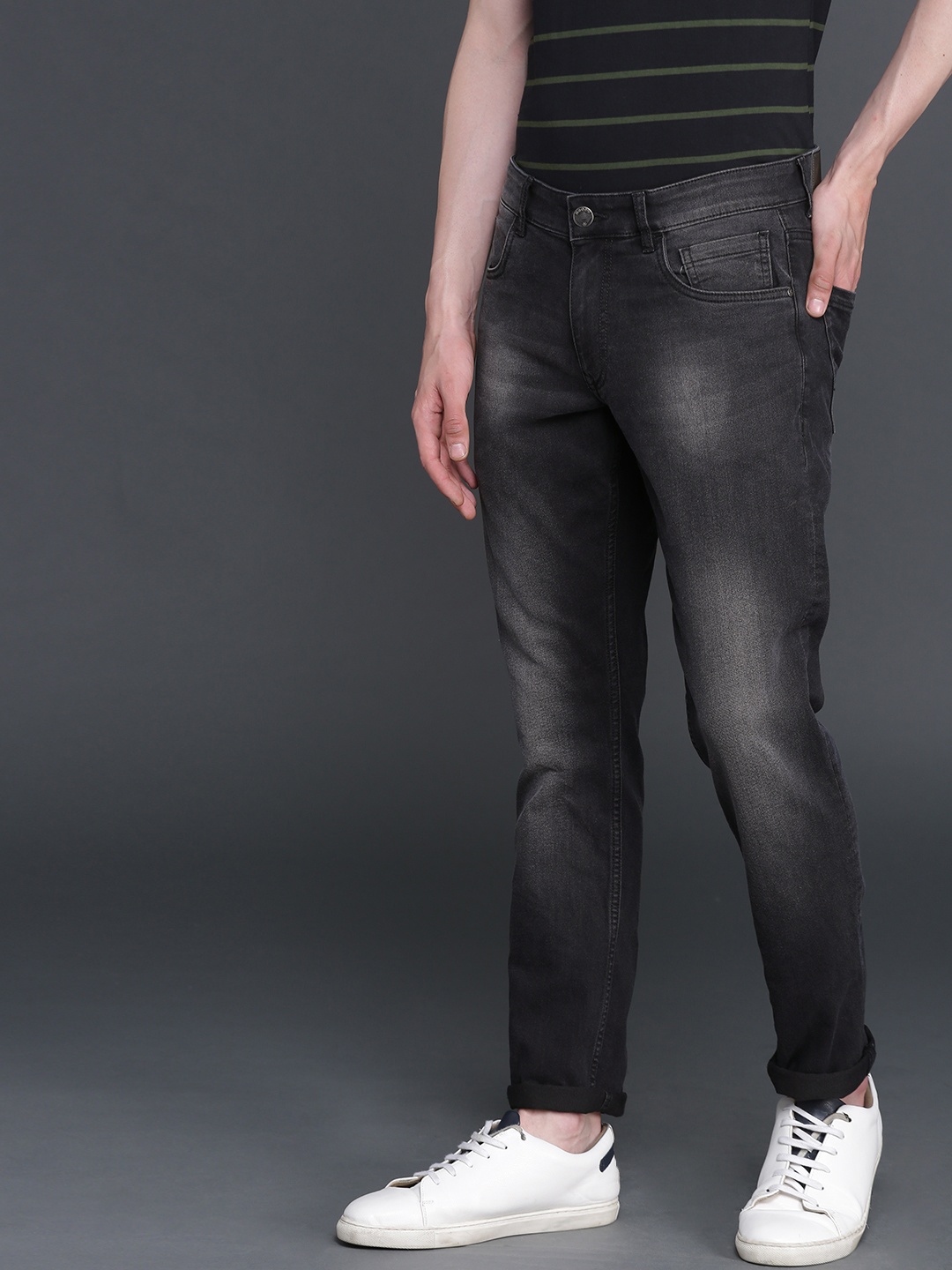 

WROGN Men Black Slim Fit Mid-Rise Clean Look Stretchable Jeans