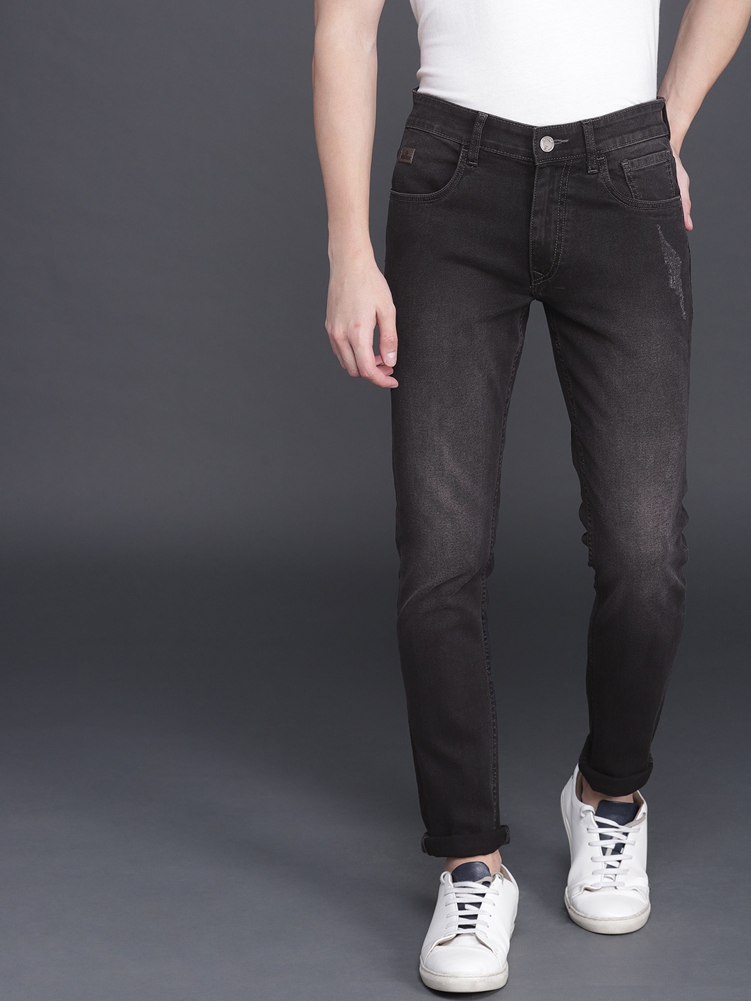 

WROGN Men Black Slim Fit Mid-Rise Low Distress Stretchable Jeans