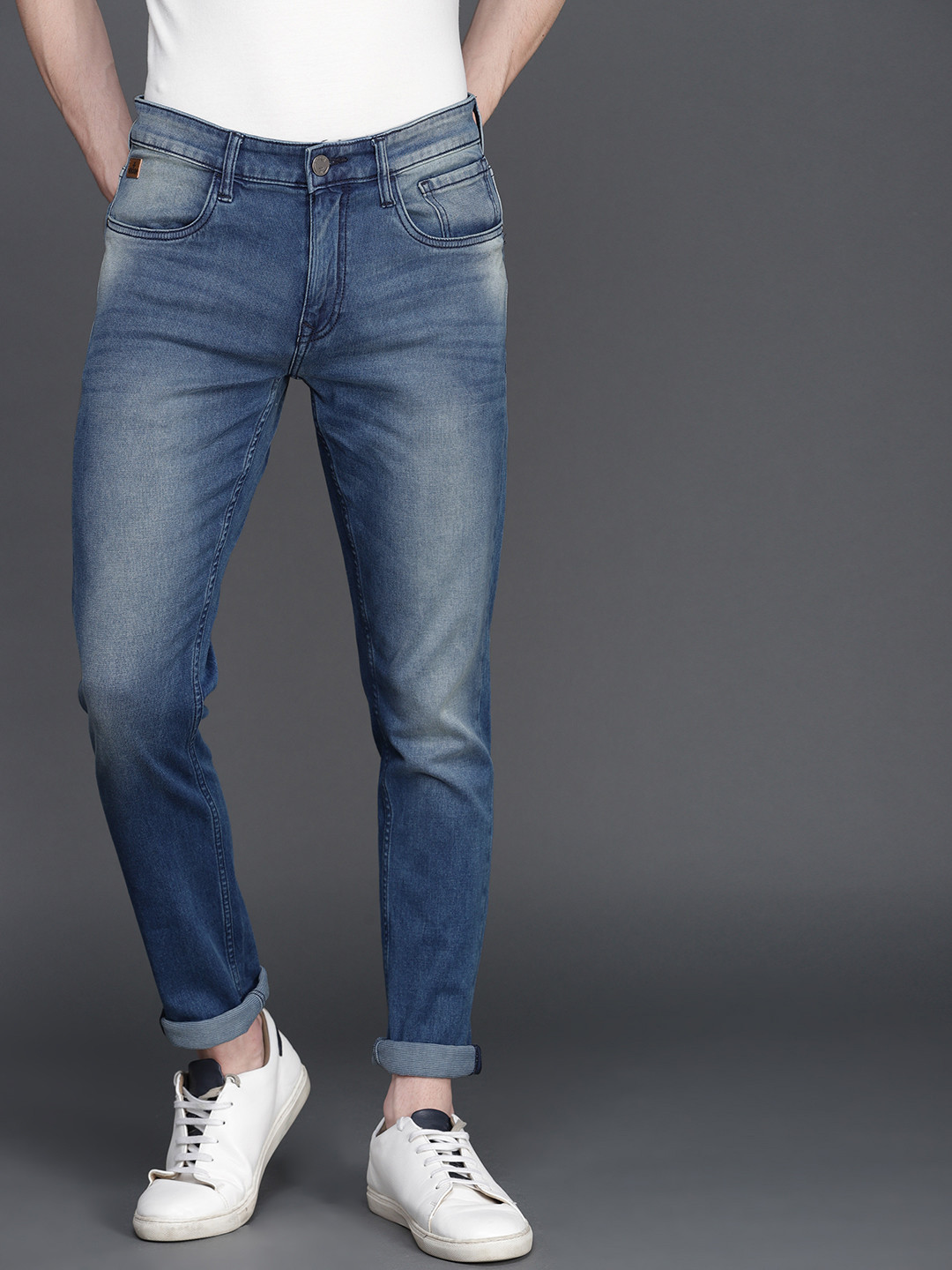 

WROGN Men Blue Slim Fit Mid-Rise Clean Look Stretchable Jeans