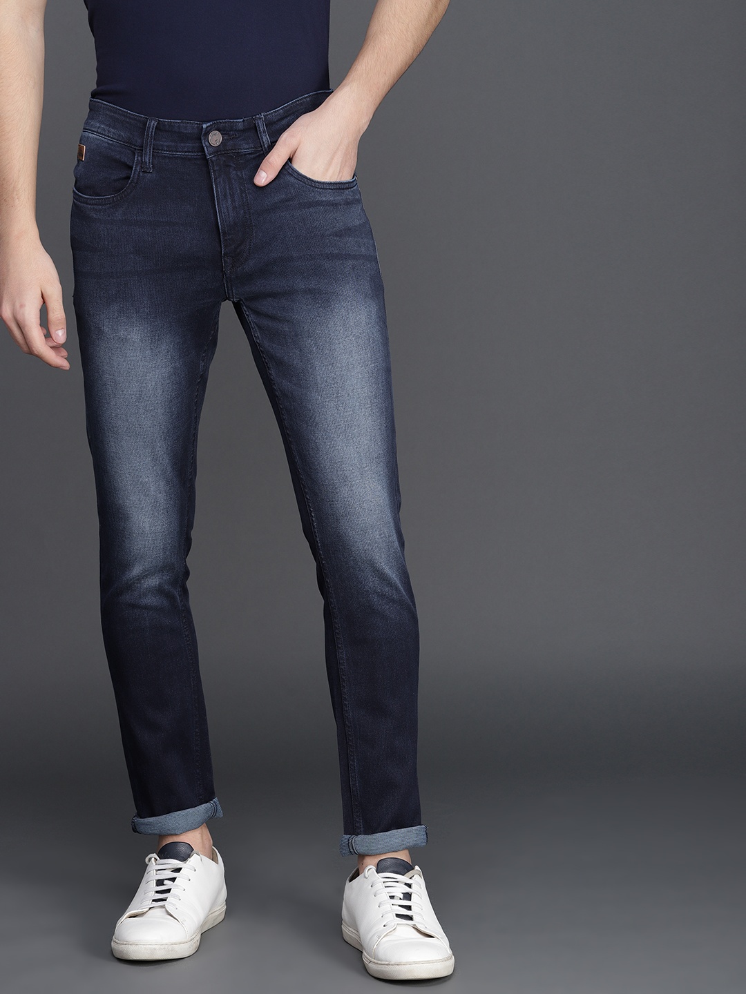 

WROGN Men Blue Slim Fit Mid-Rise Clean Look Stretchable Jeans