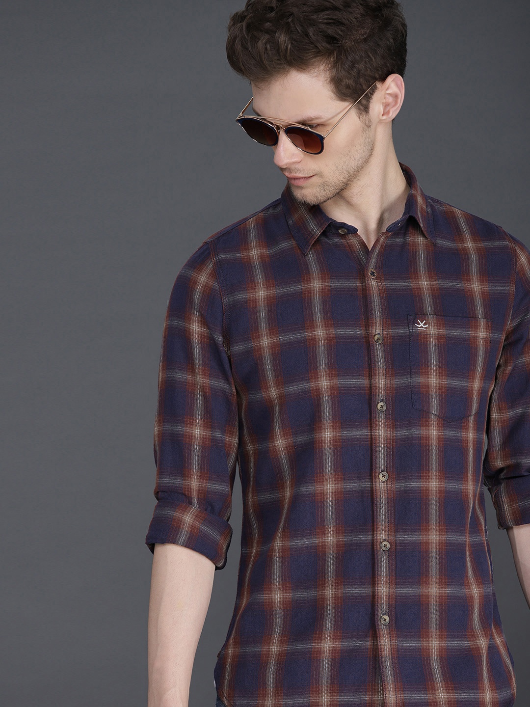 

WROGN Men Navy Blue & Maroon Slim Fit Checked Casual Shirt