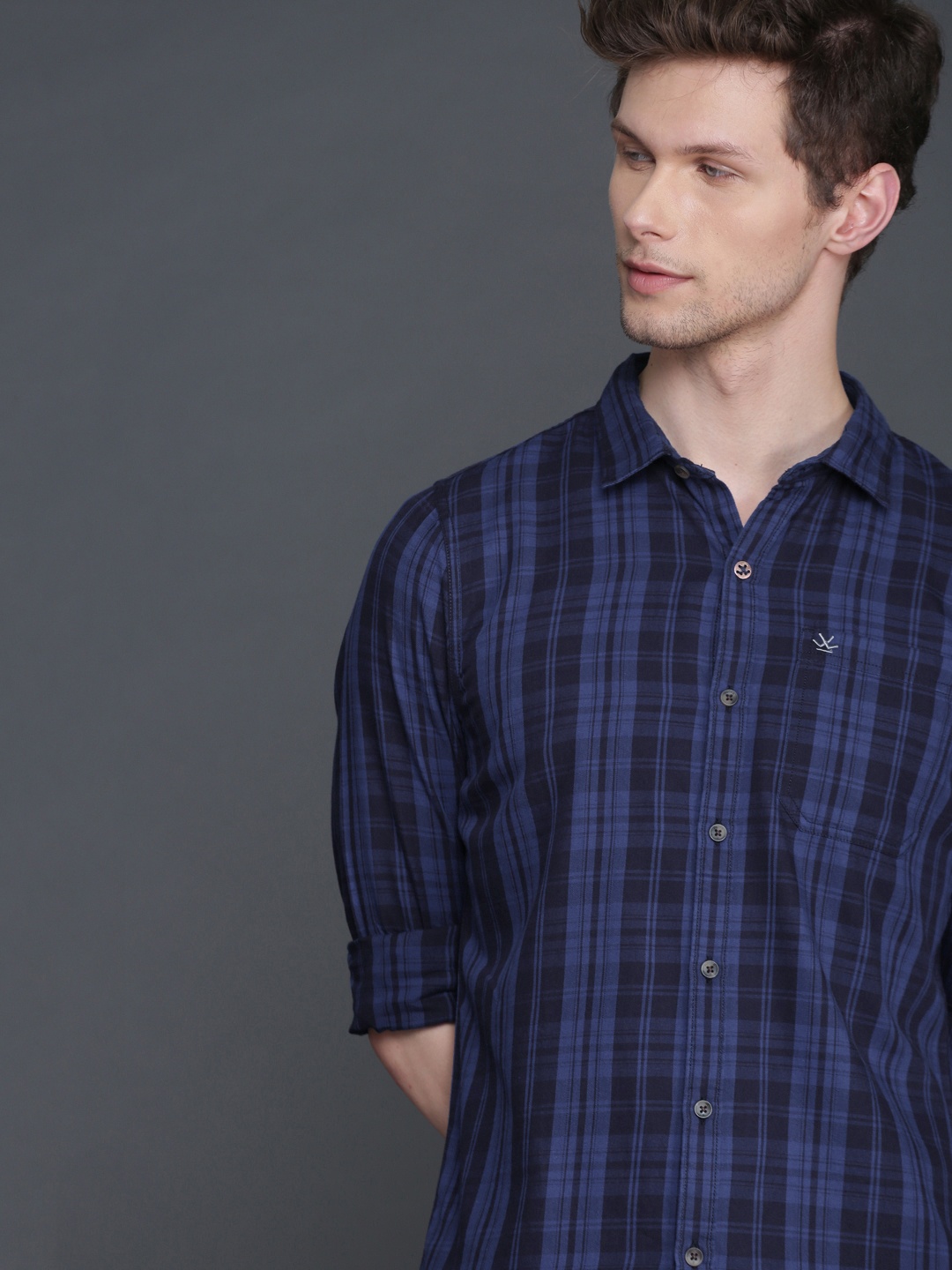 

WROGN Men Blue & Black Slim Fit Checked Casual Shirt