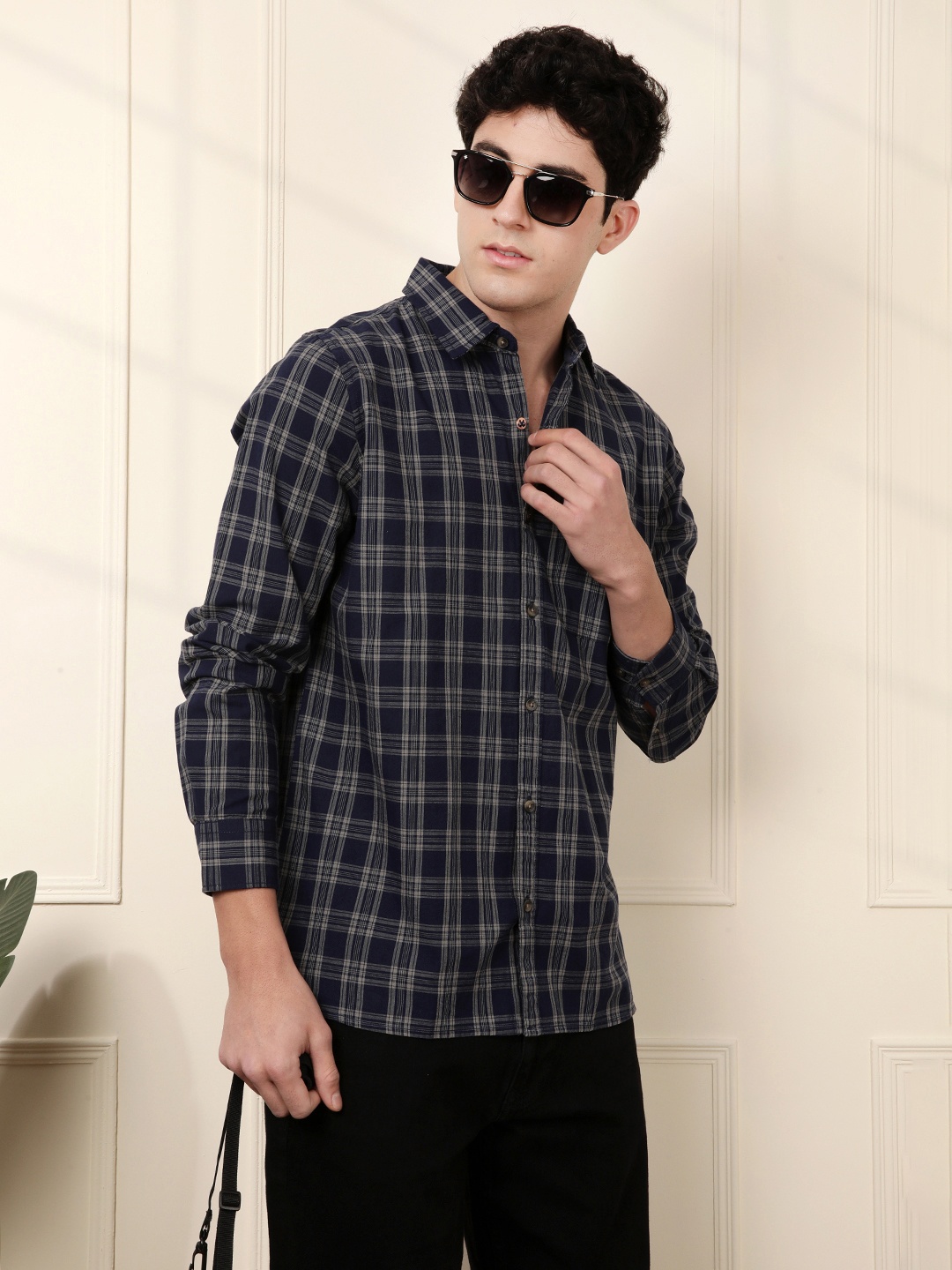 

WROGN Men Navy Blue & Grey Slim Fit Checked Casual Shirt