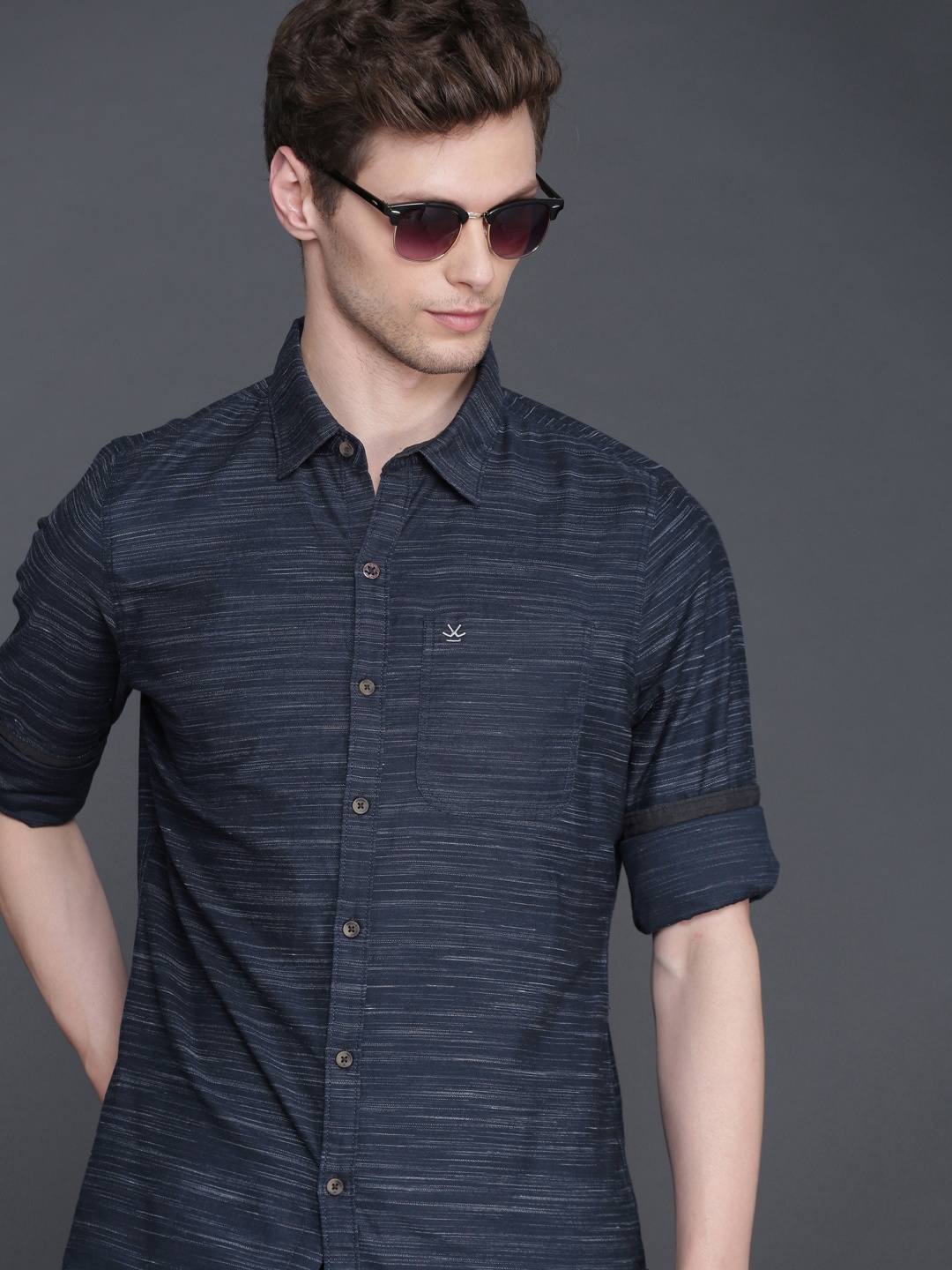 

WROGN Men Navy Blue & White Slim Fit Self Striped Casual Shirt