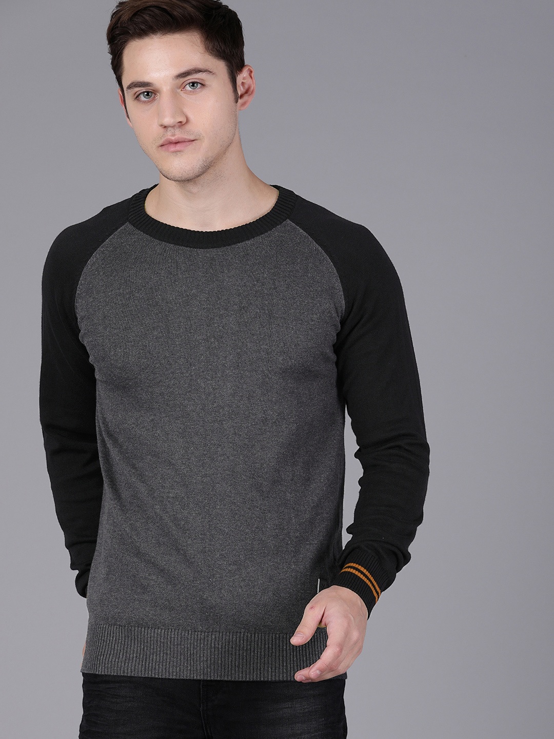 

WROGN Men Charcoal Grey Slim Fit Solid Pullover Sweater