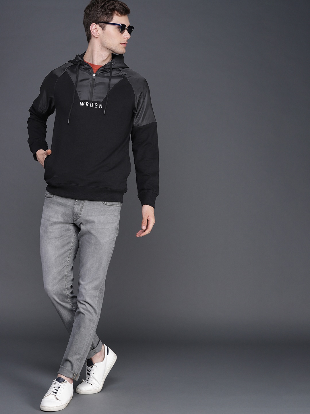 

WROGN Men Black Solid Hooded Sweatshirt