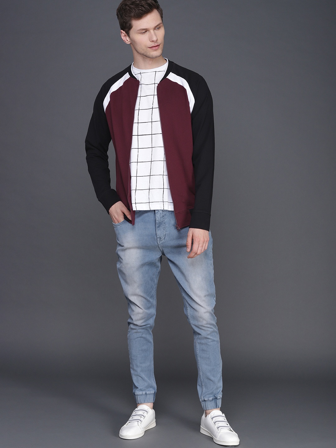 

WROGN Men Maroon Solid Sweatshirt