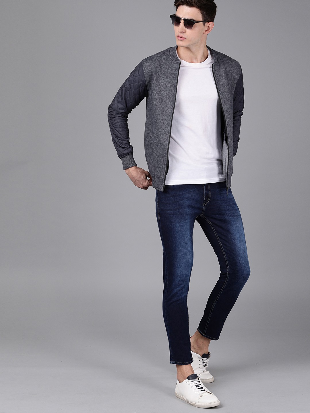 

WROGN Men Navy Blue Solid Slim Fit Sweatshirt
