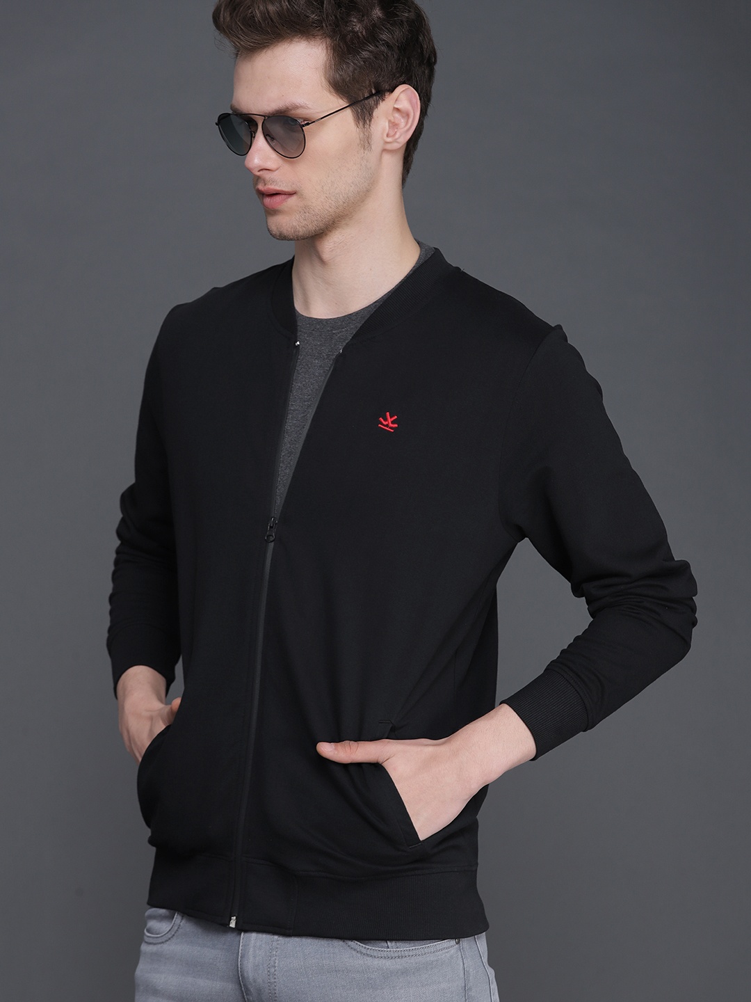 

WROGN Men Black Solid Slim Fit Sweatshirt