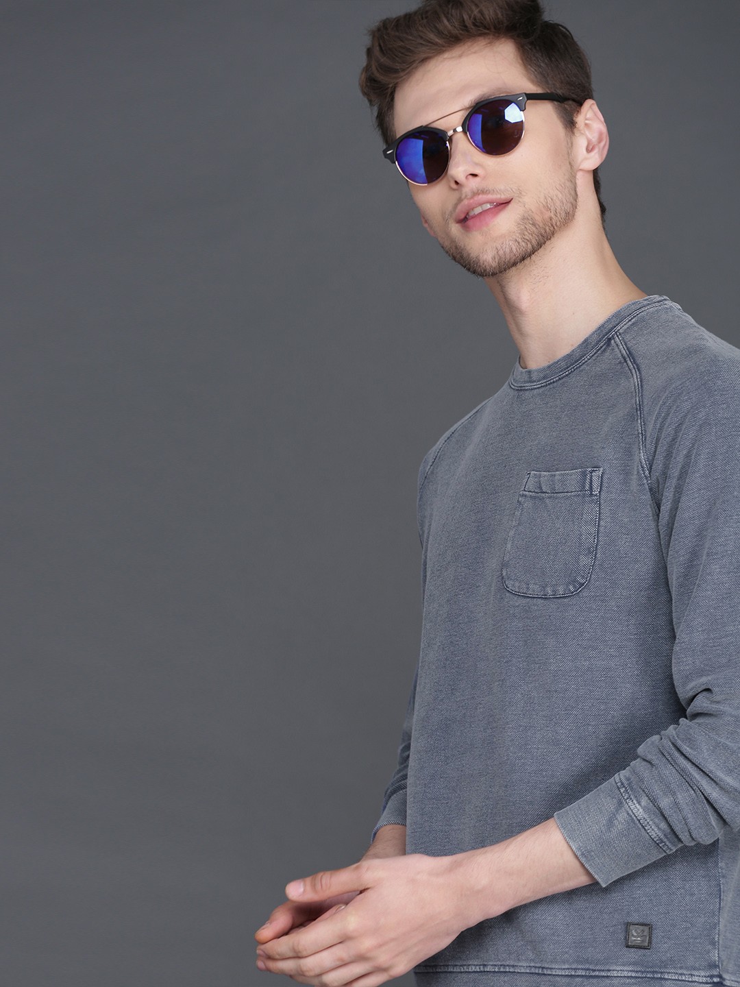 

WROGN Men Navy Blue Solid Round Neck Pure Cotton T-shirt