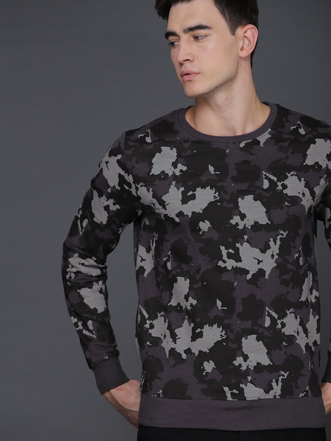 

WROGN Men Black & Grey Printed Lightweight Sweatshirt