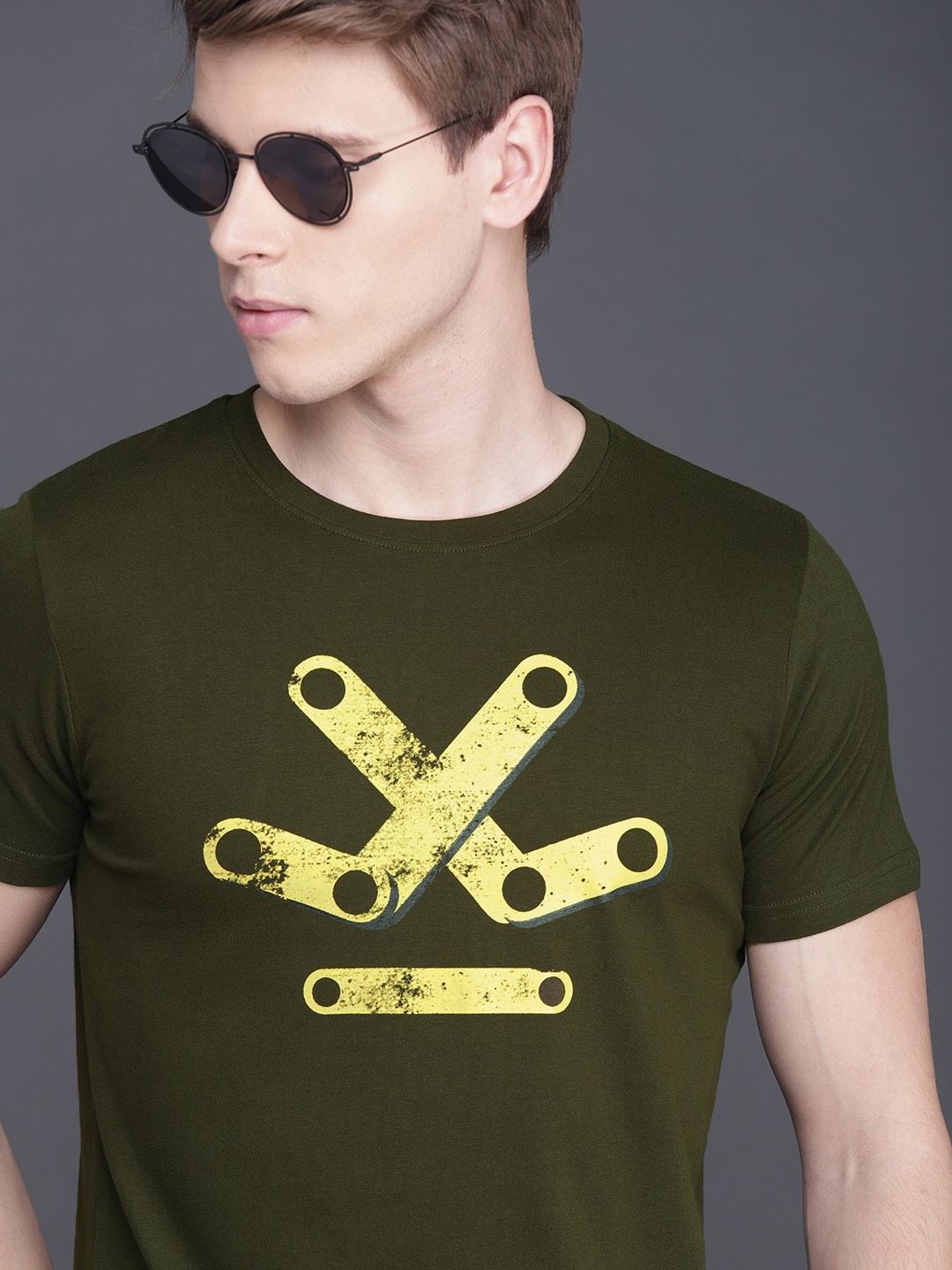 

WROGN Men Olive Green Printed Slim Fit Round Neck Pure Cotton T-shirt