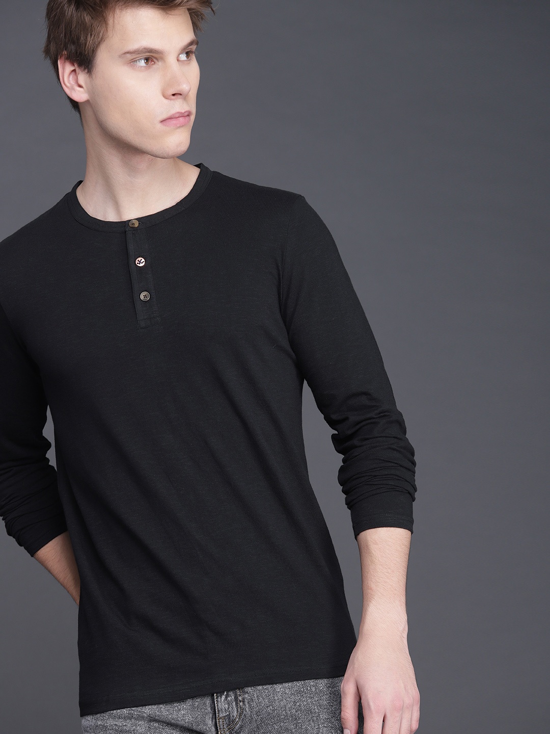 

WROGN Men Black Slim Fit Solid Henley Neck Pure Cotton T-shirt