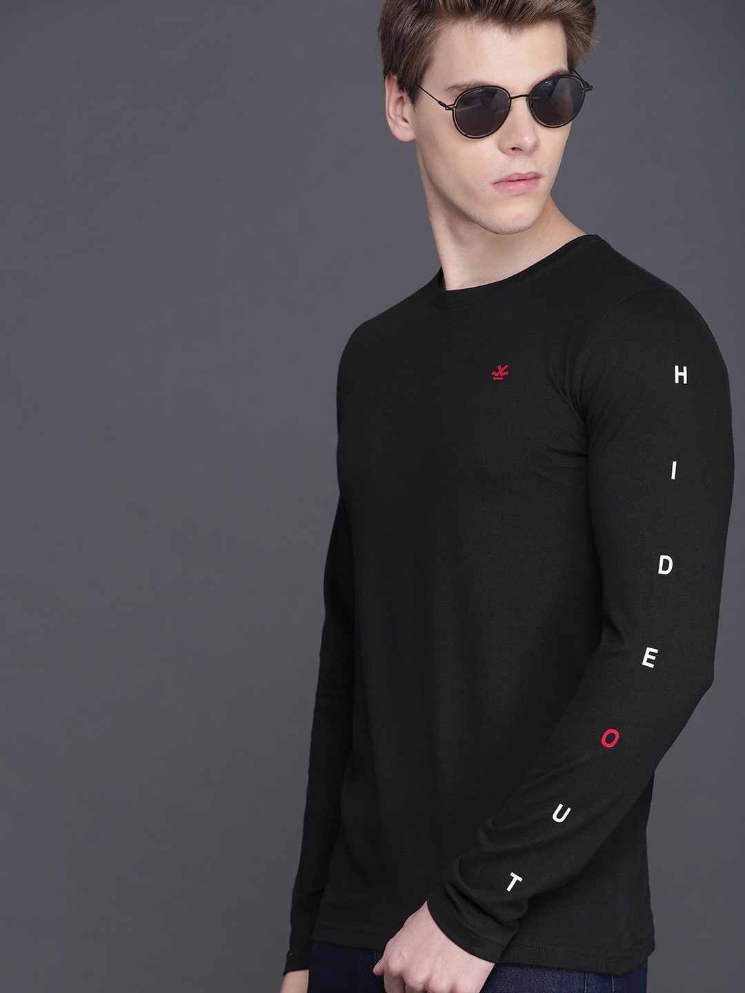 

WROGN Men Black Solid Slim Fit Round Neck Pure Cotton T-shirt