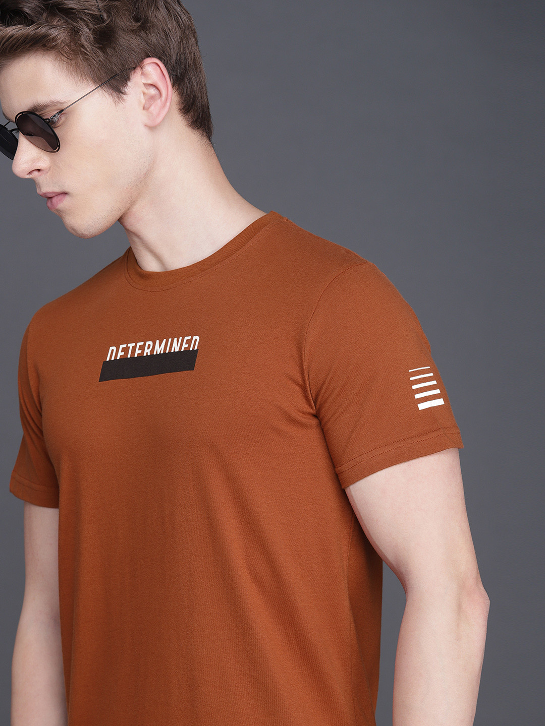 

WROGN Men Rust Brown Solid Slim Fit Round Neck Pure Cotton T-shirt