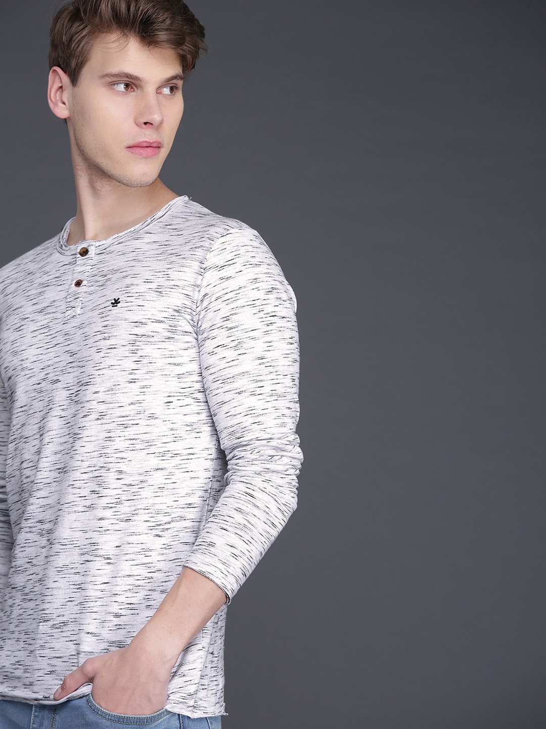 

WROGN Men White & Black Printed Slim Fit Henley Neck T-shirt
