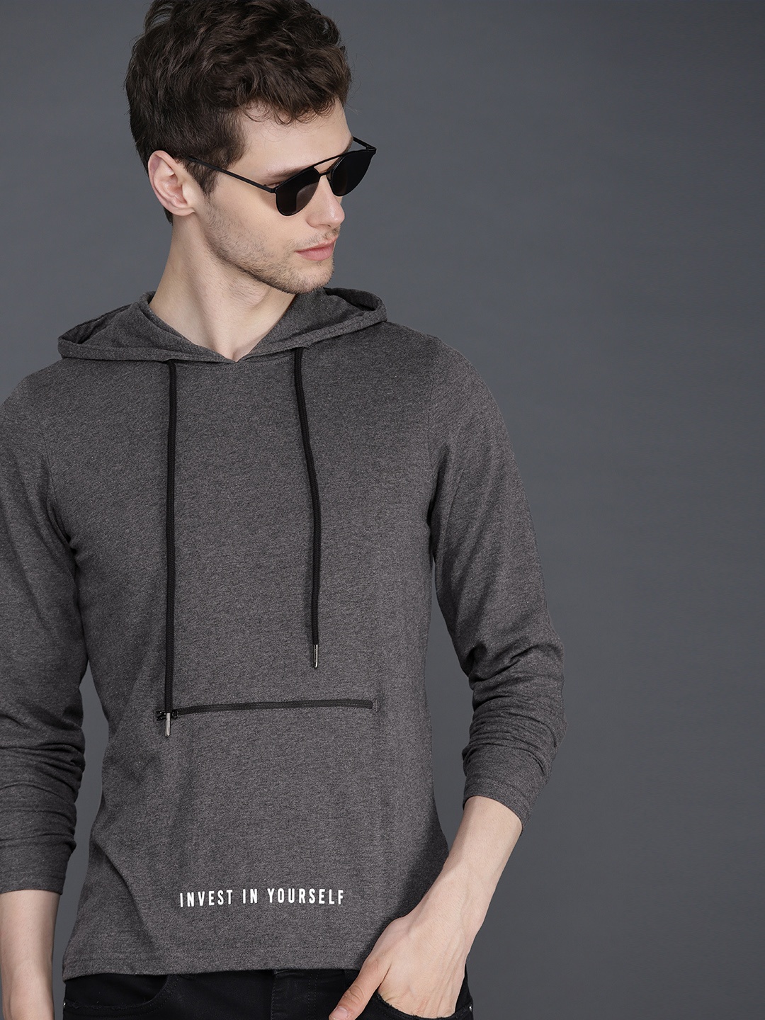 

WROGN Men Charcoal Grey Slim Fit Solid Hood T-shirt