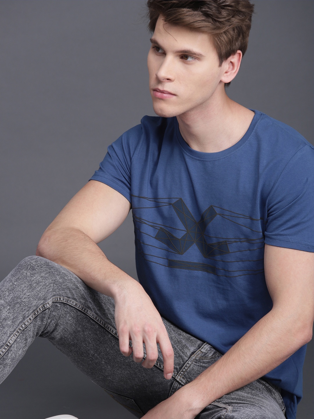 

WROGN Men Blue Printed Slim Fit Round Neck Pure Cotton T-shirt