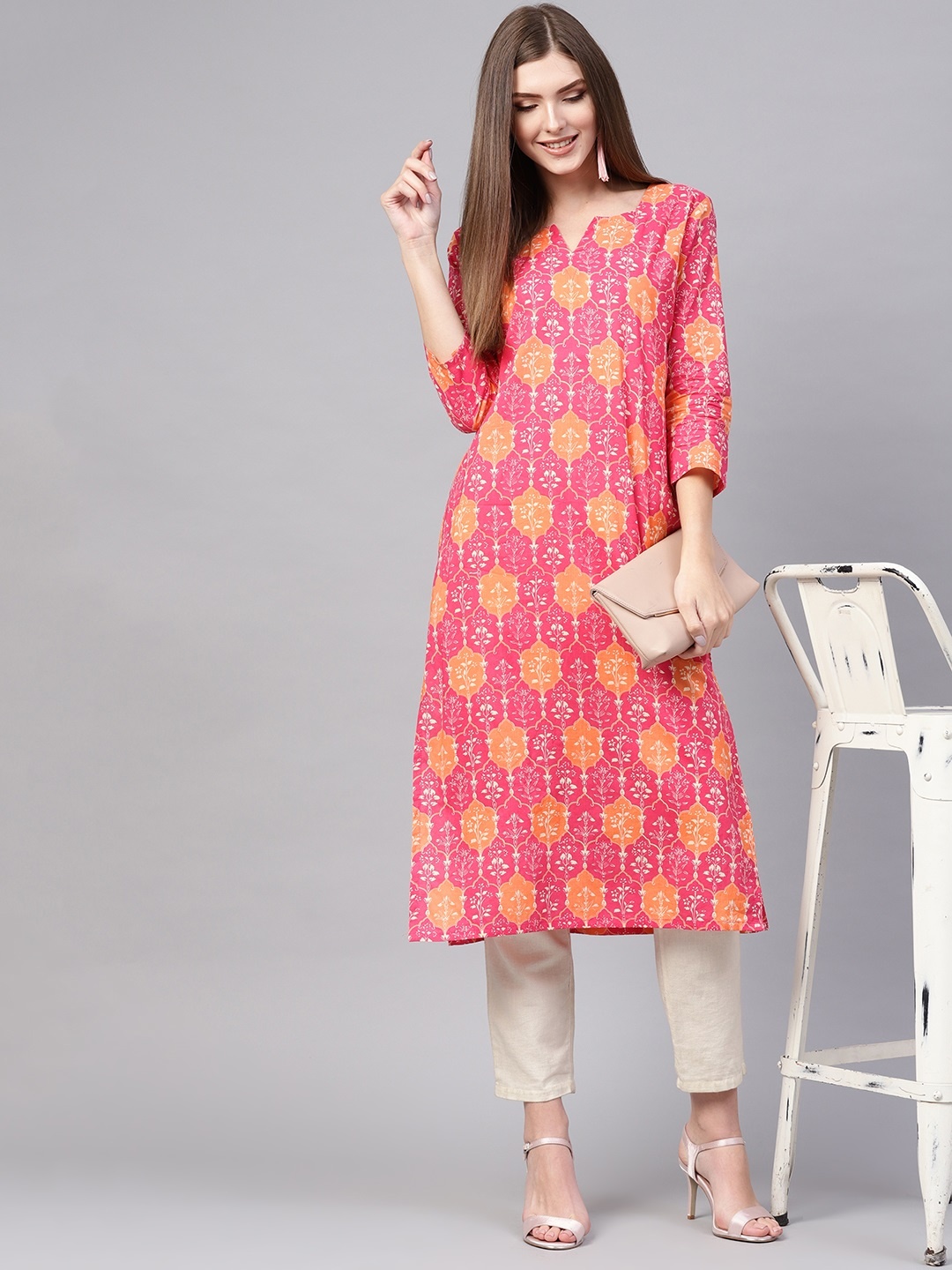 

AHIKA Women Pink & Orange Printed Straight Kurta