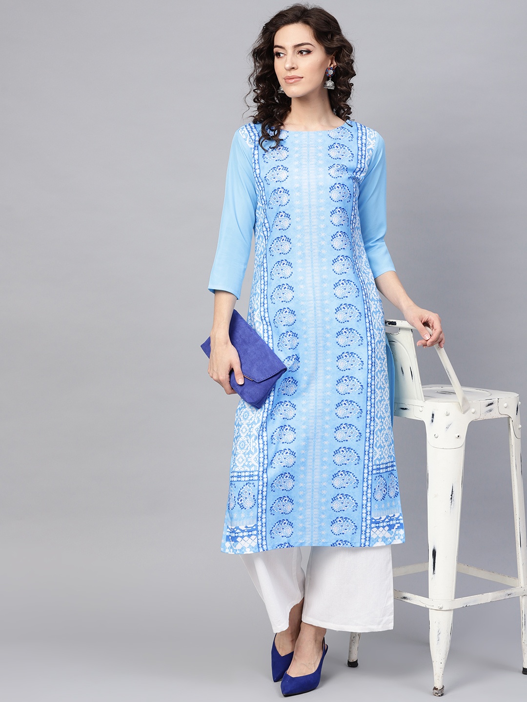 

AHIKA Women Blue & White Printed Straight Kurta