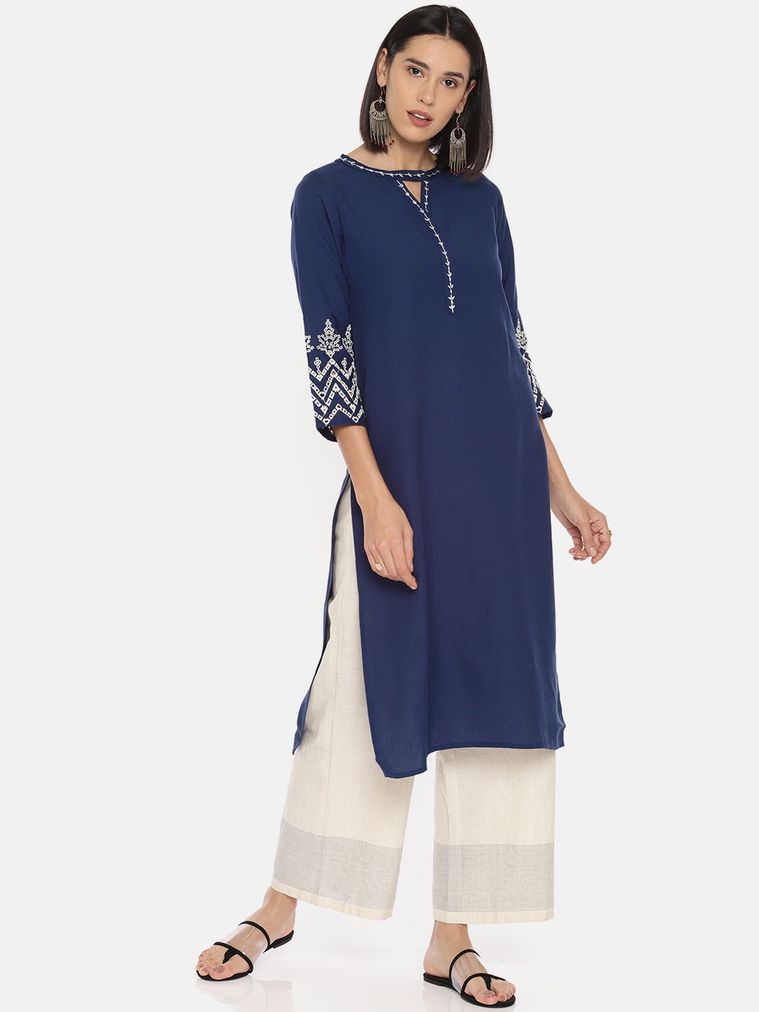 

Global Desi Women Blue Solid Straight Kurta