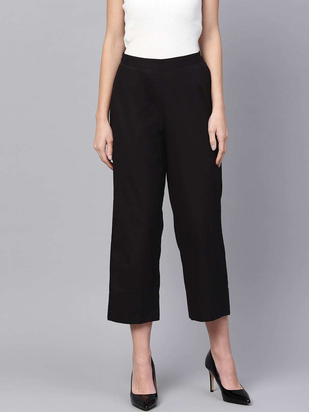 

Indo Era Women Black Straight Fit Solid Cropped Regular Trousers