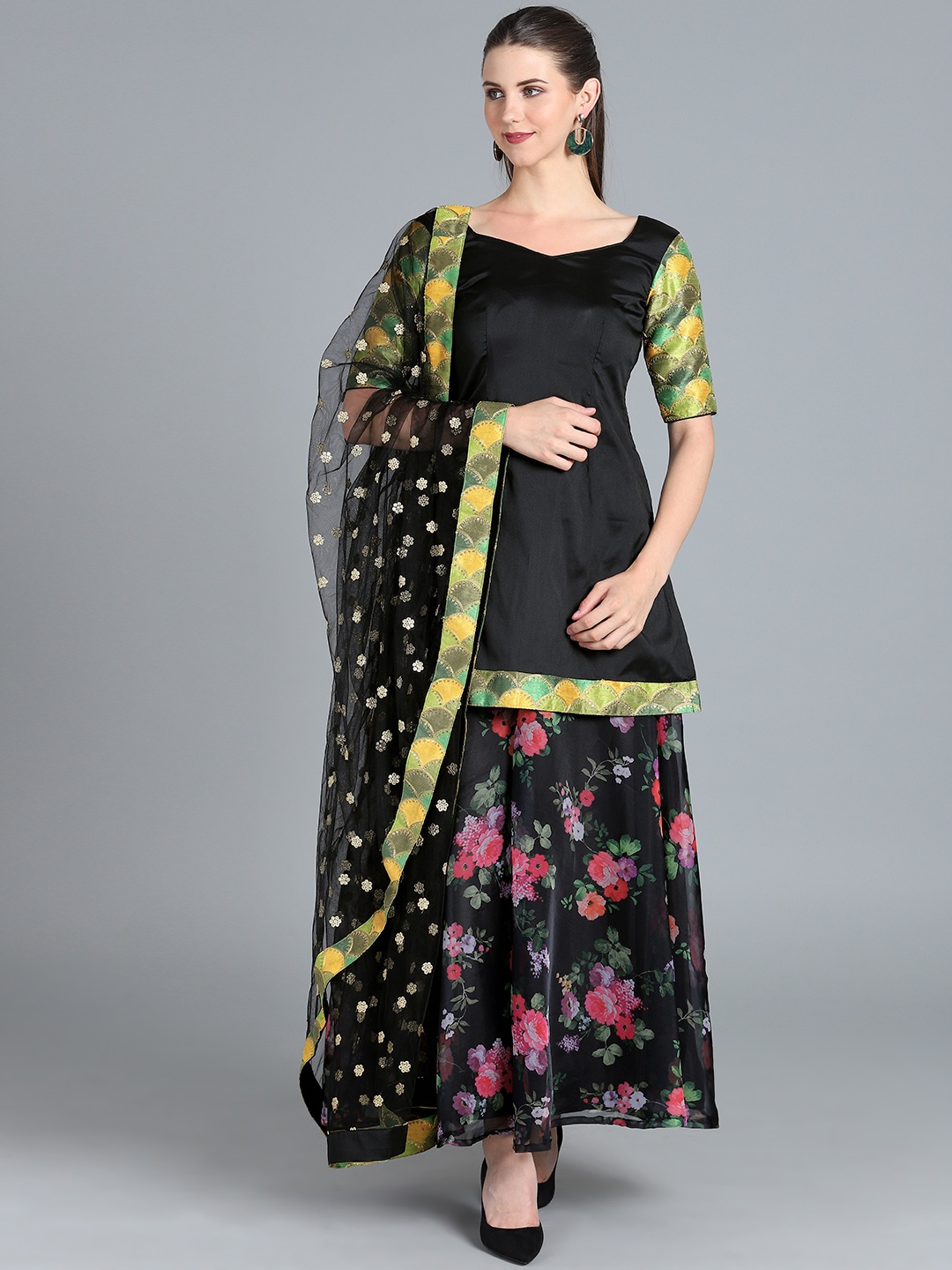 

Ethnovog Women Black Made to Measure Solid Kurta with Palazzos Dupatta