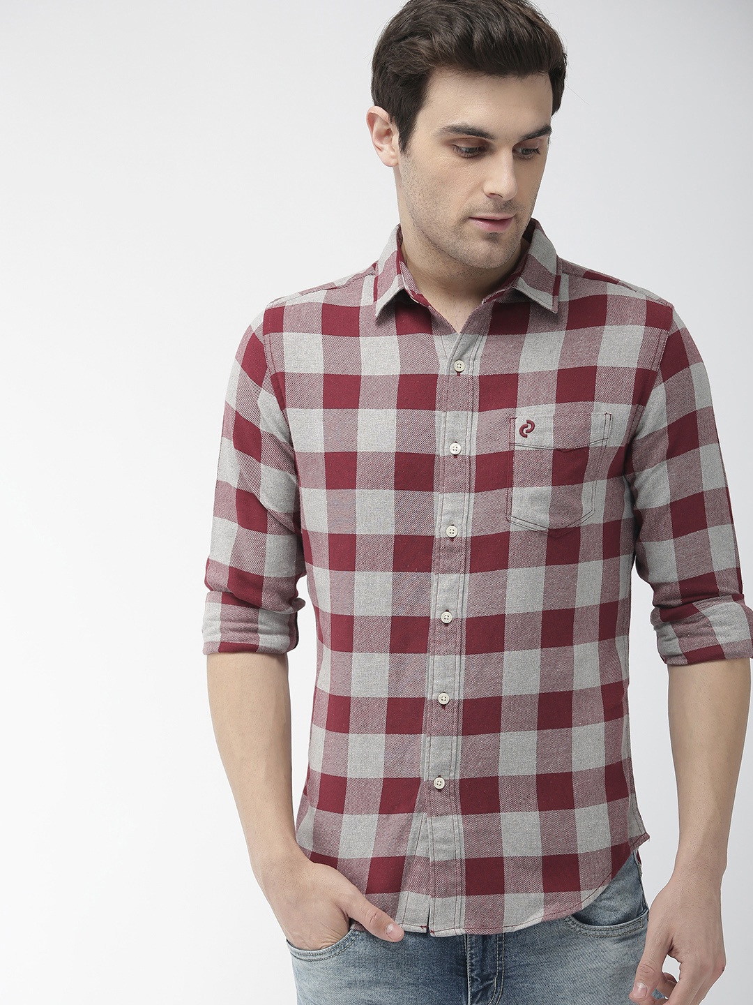 

Denizen From Levis Men Maroon Regular Fit Checked Casual Shirt