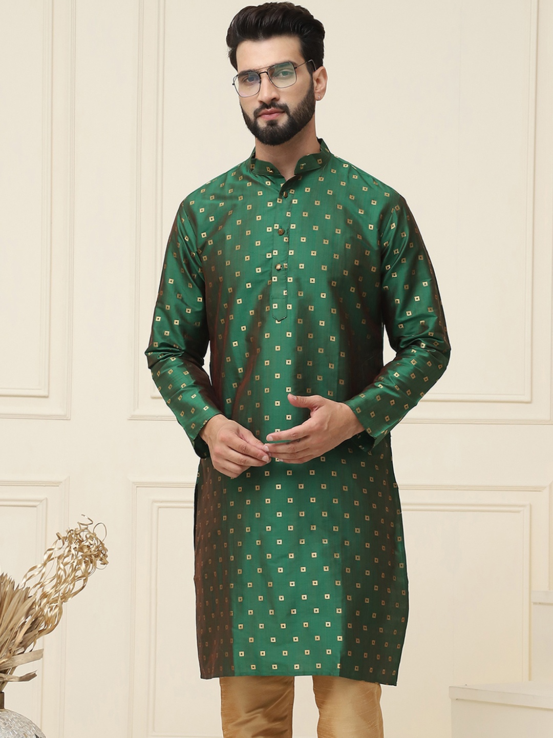 

SOJANYA Men Green Woven Design Straight Kurta