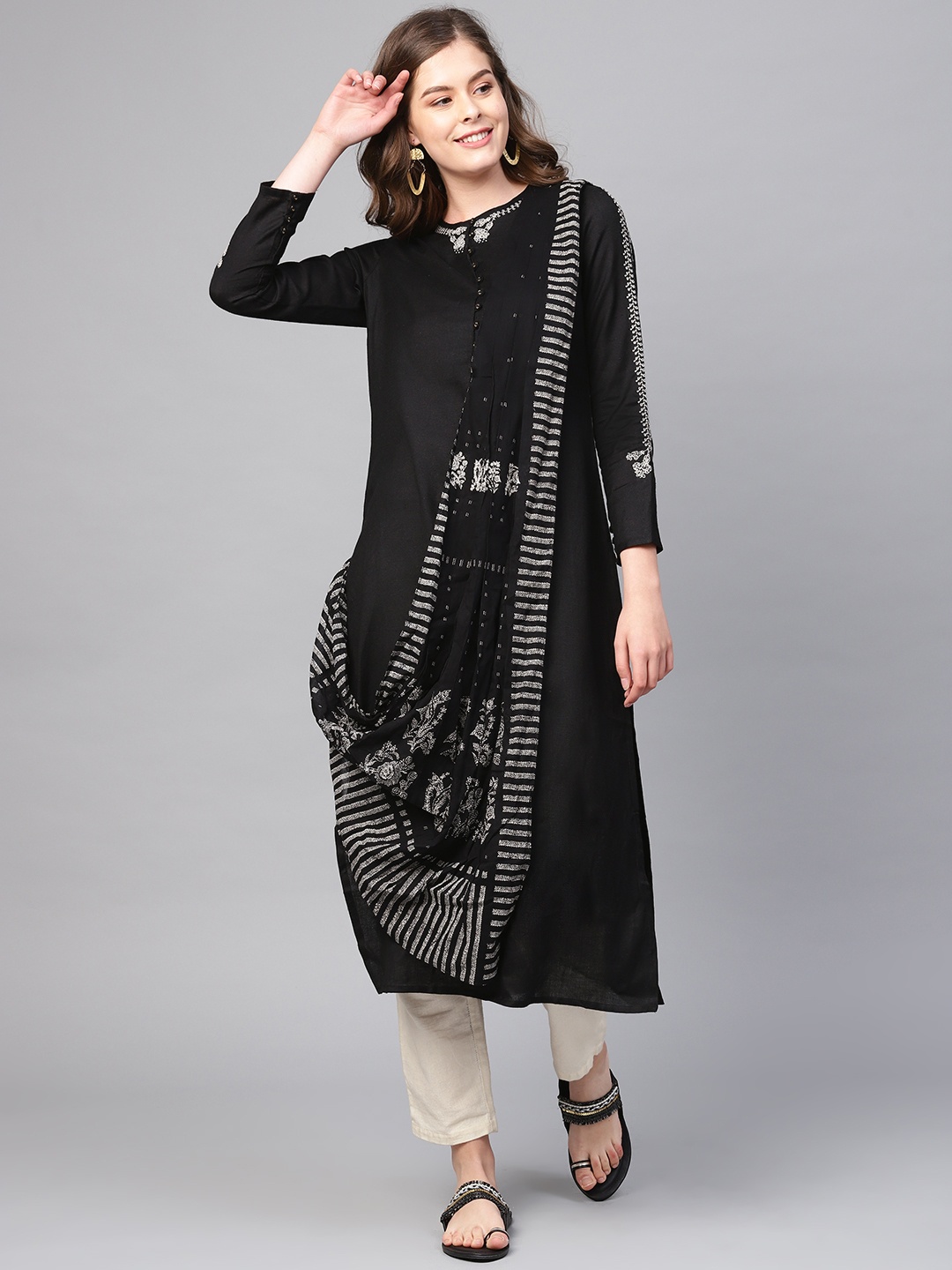 

W Women Black & Off-White Solid Kurta with Attached Pallu